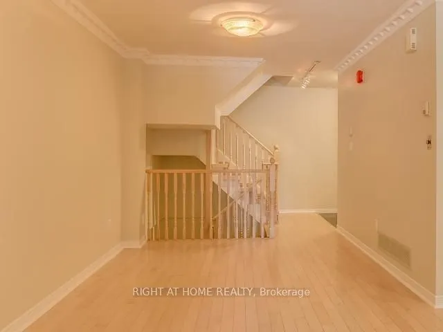108 Finch Avenue W, #D7