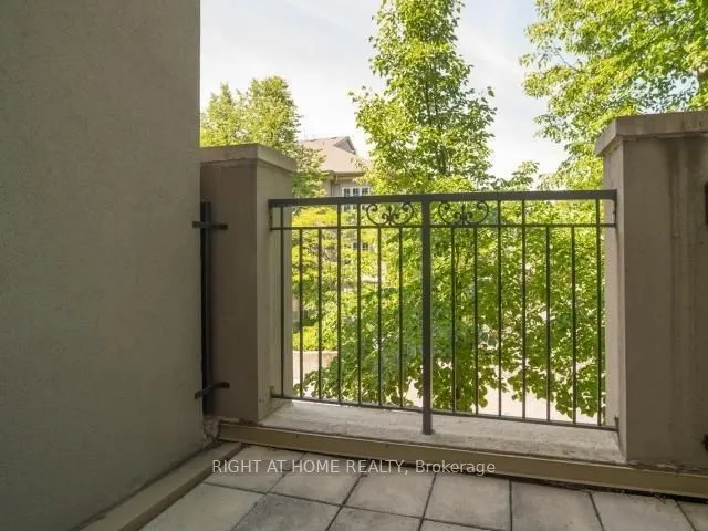 108 Finch Avenue W, #D7