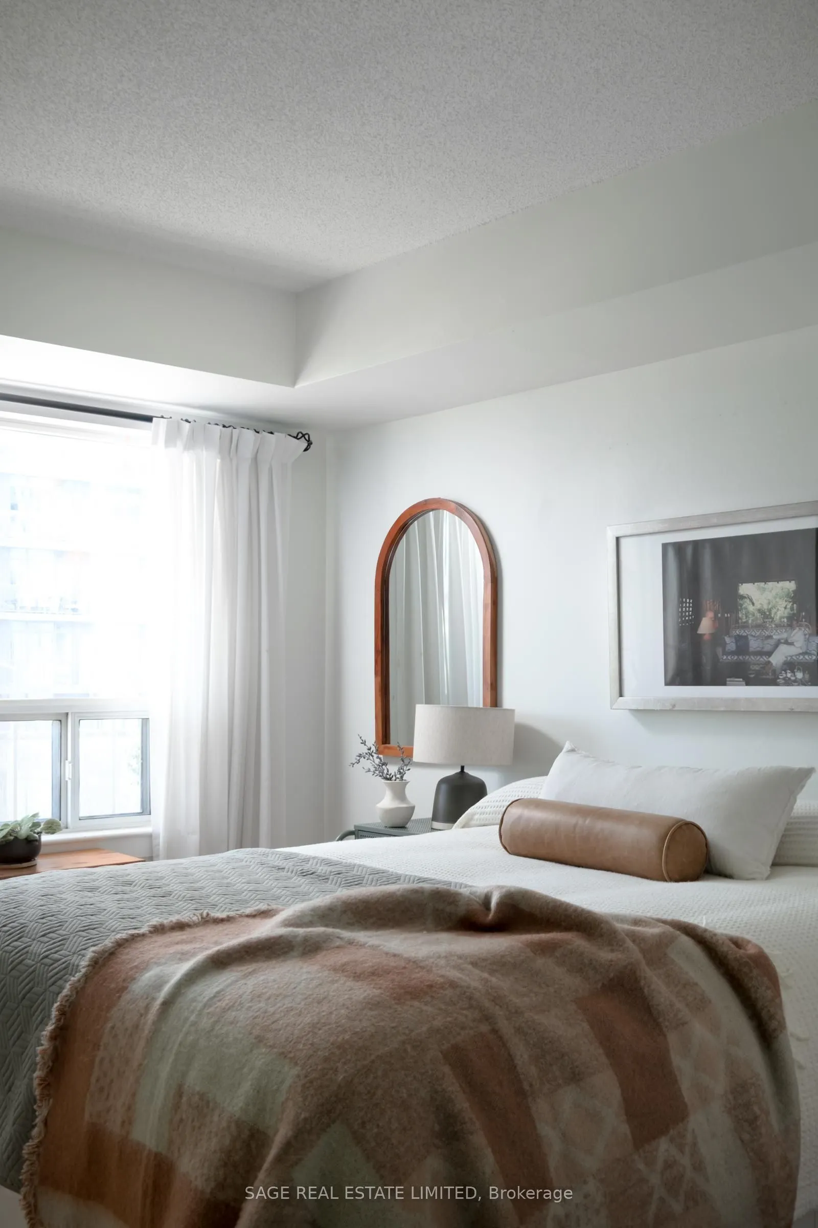 255 Richmond Street E, #1403