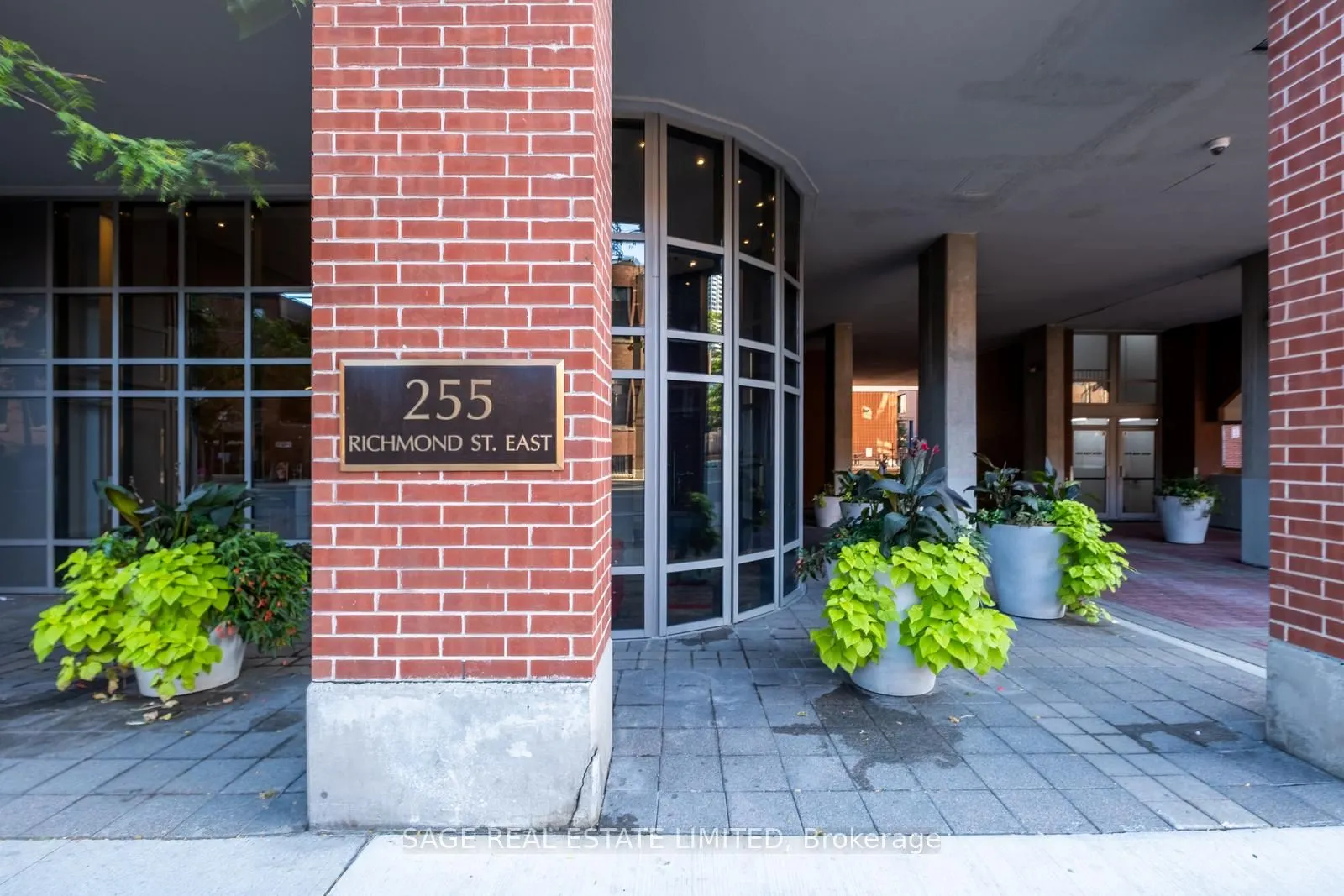 255 Richmond Street E, #1403