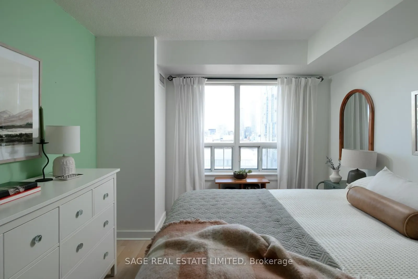 255 Richmond Street E, #1403