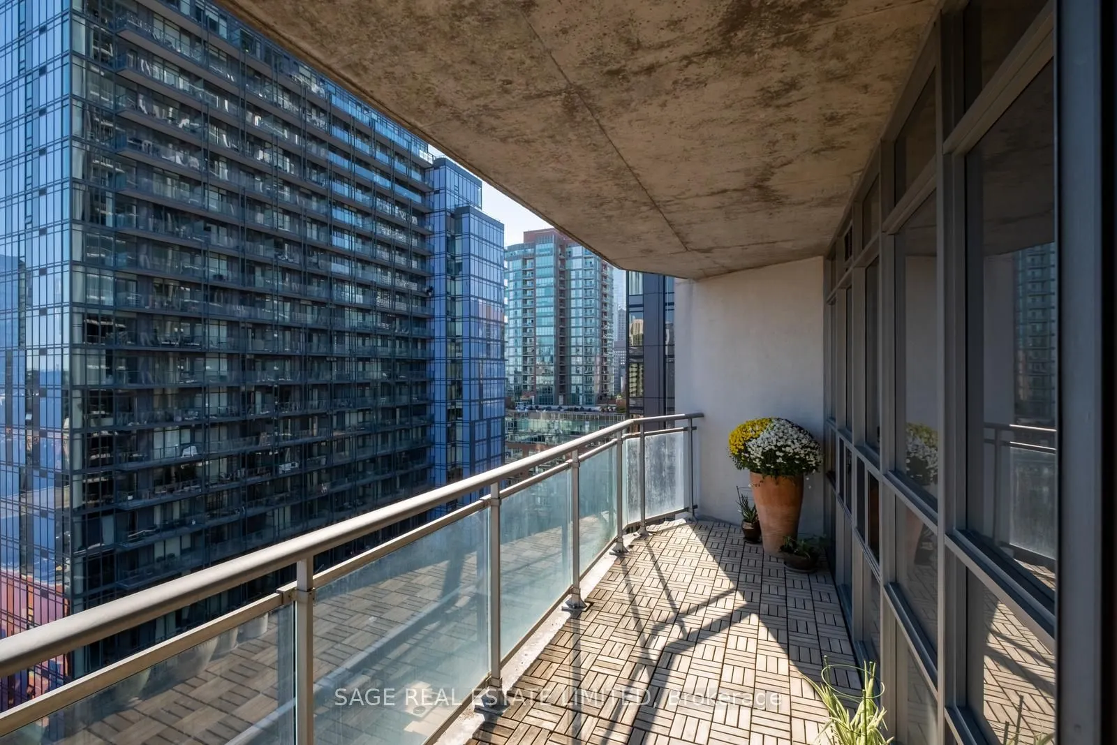255 Richmond Street E, #1403