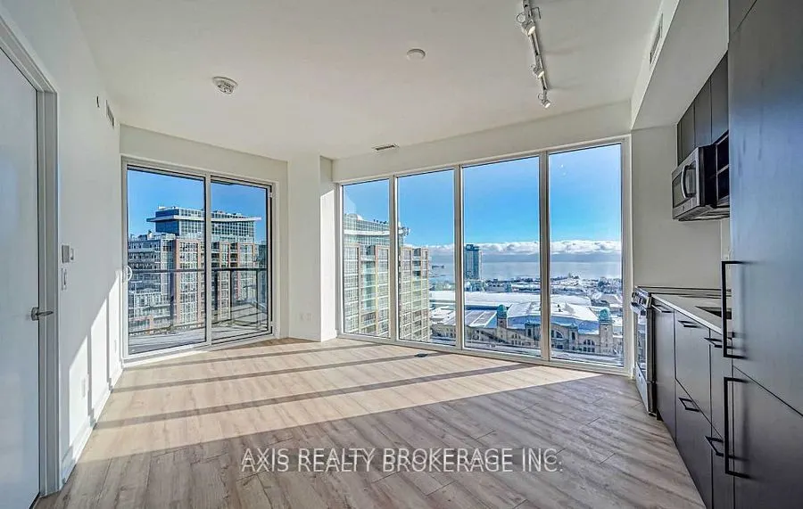 135 East Liberty Street, #1811