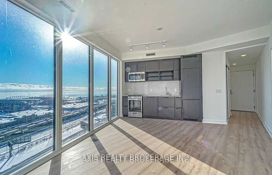 135 East Liberty Street, #1811
