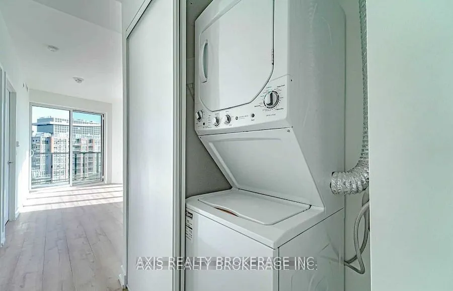 135 East Liberty Street, #1811