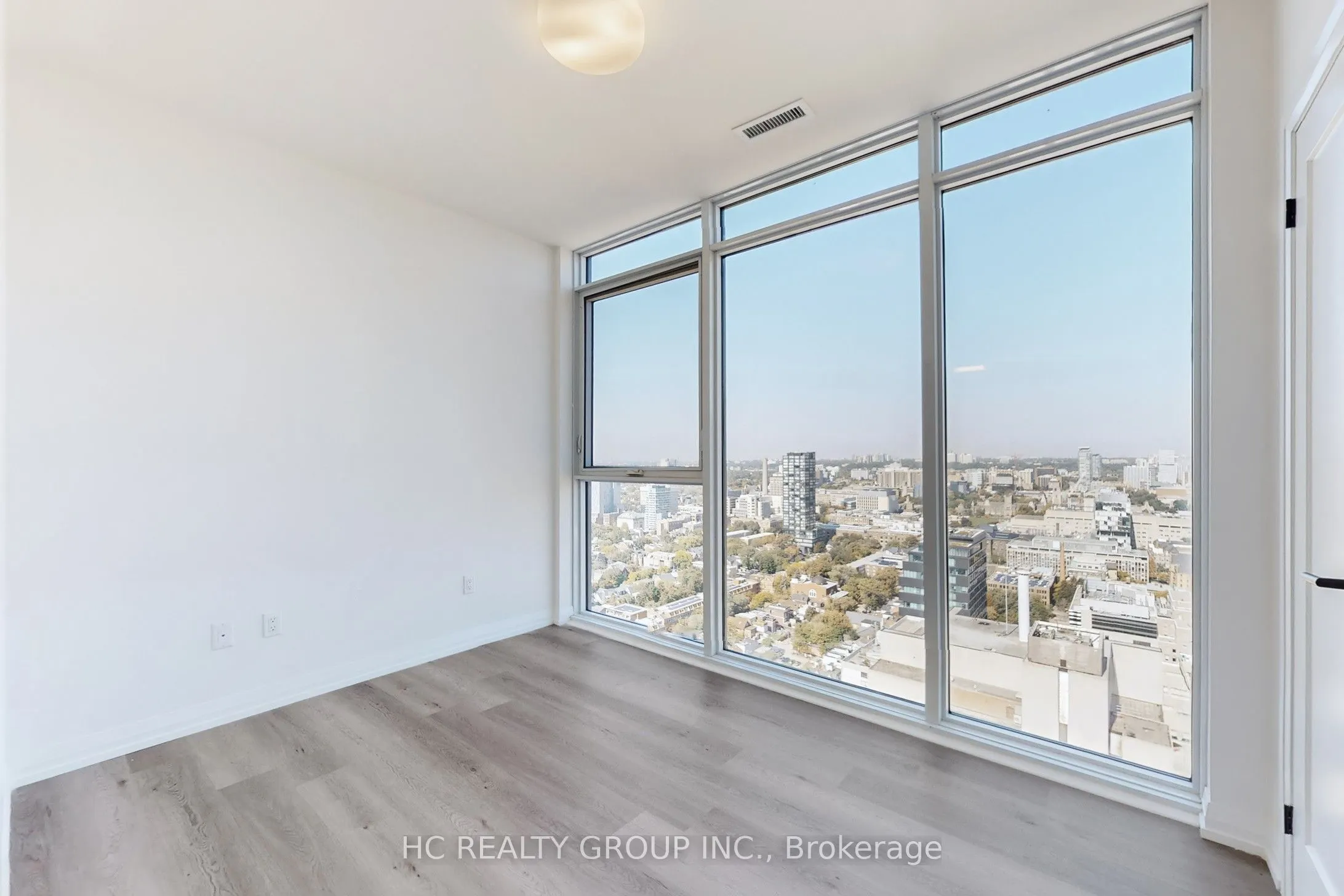 280 Dundas Street W #Ph03