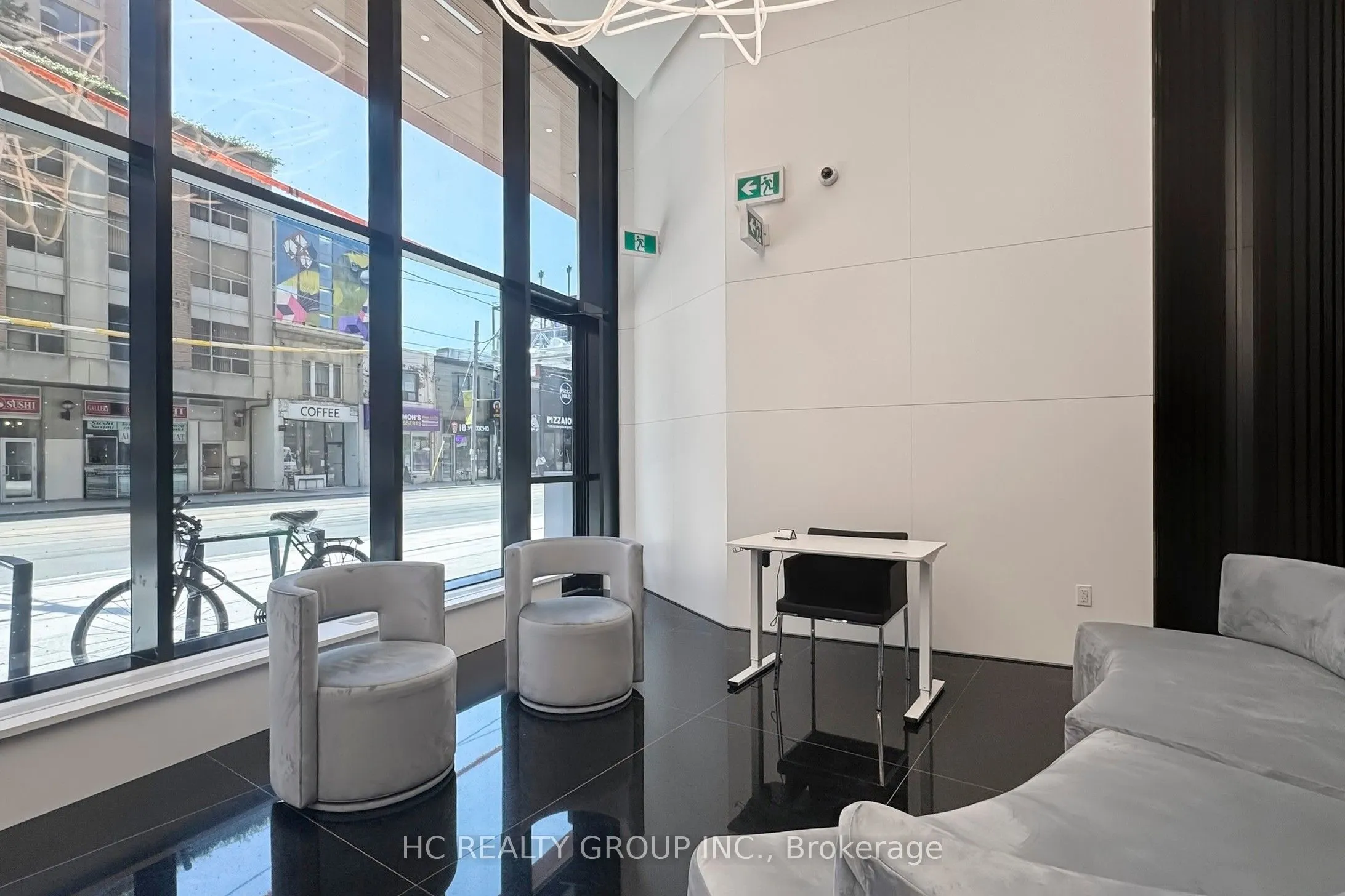 280 Dundas Street W #Ph03