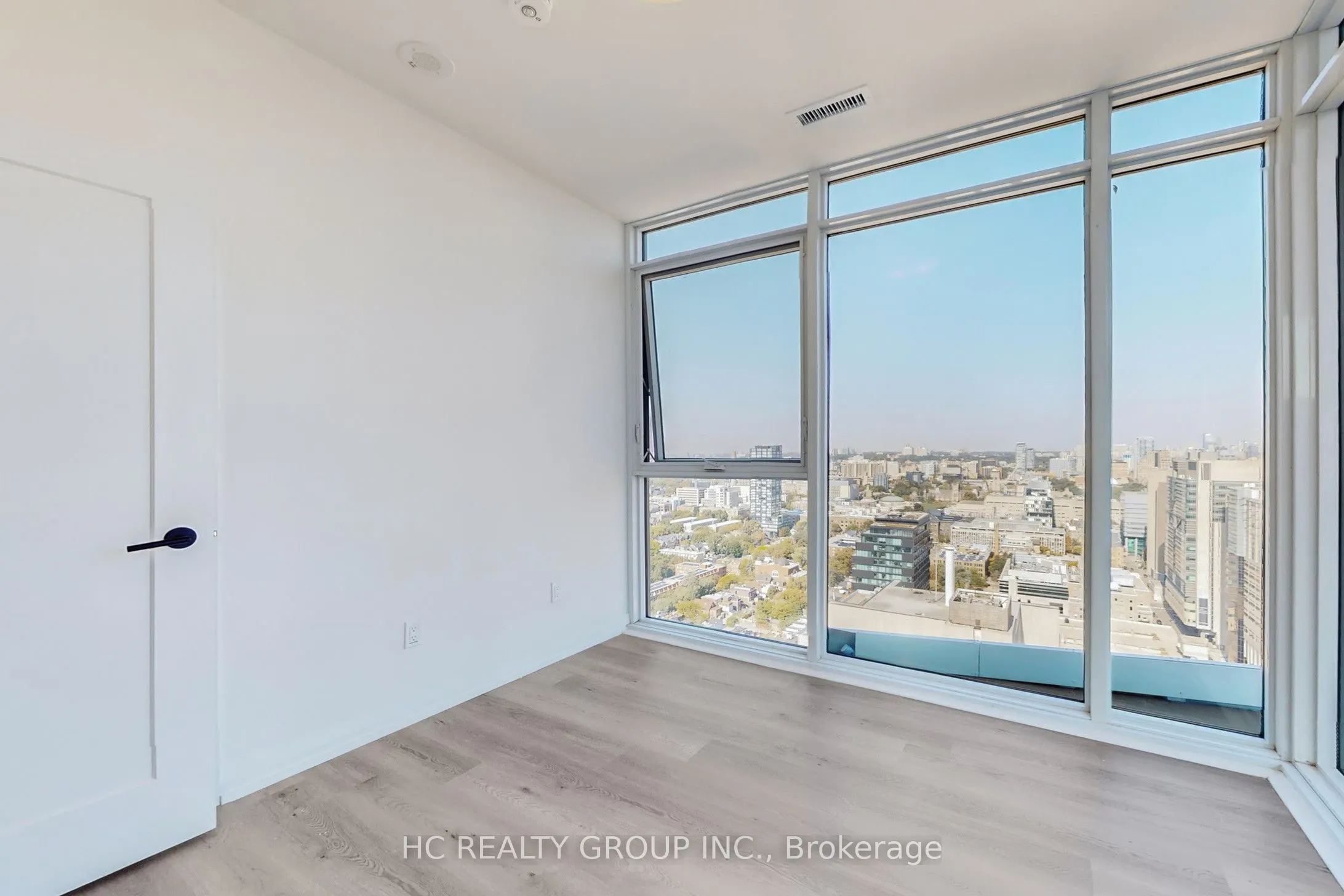 280 Dundas Street W #Ph03