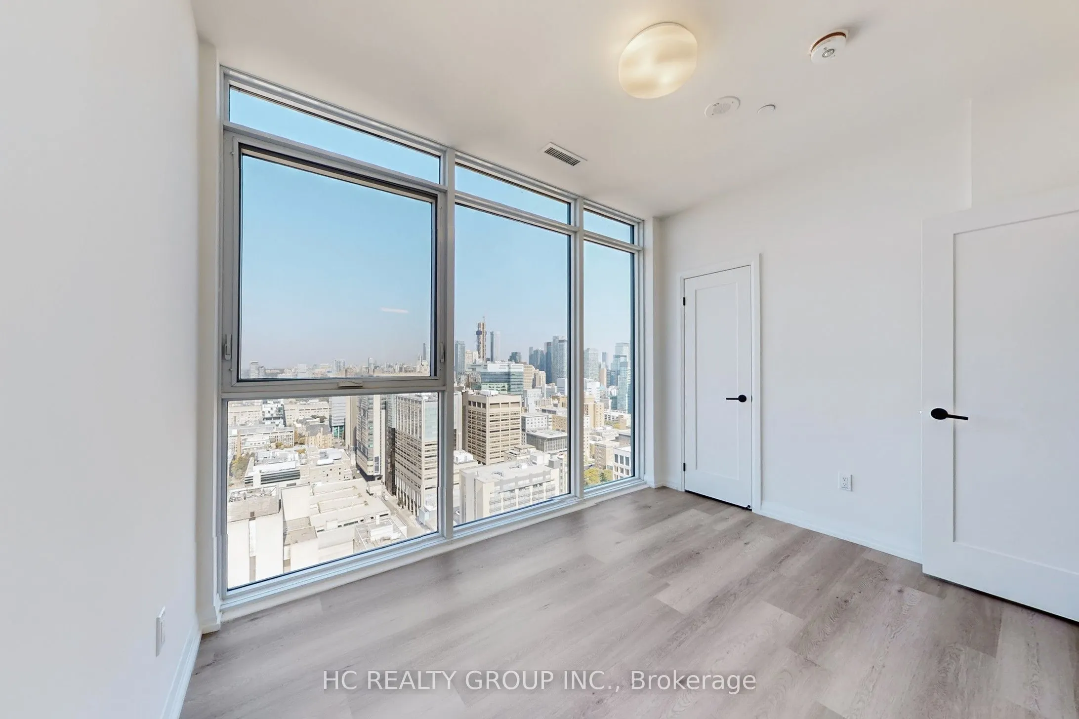 280 Dundas Street W #Ph03
