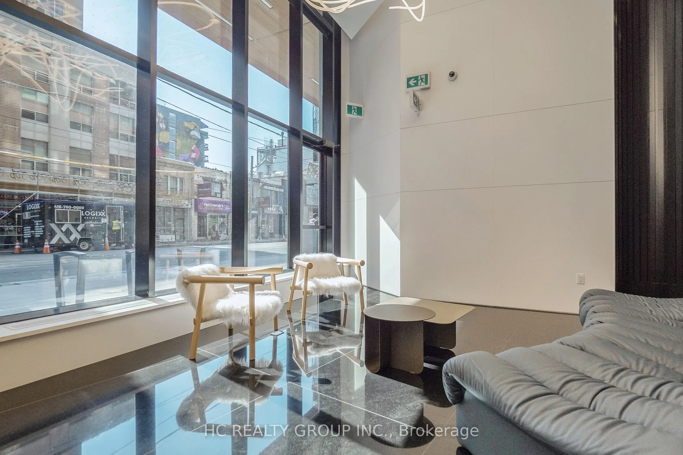 280 Dundas Street W #Ph03