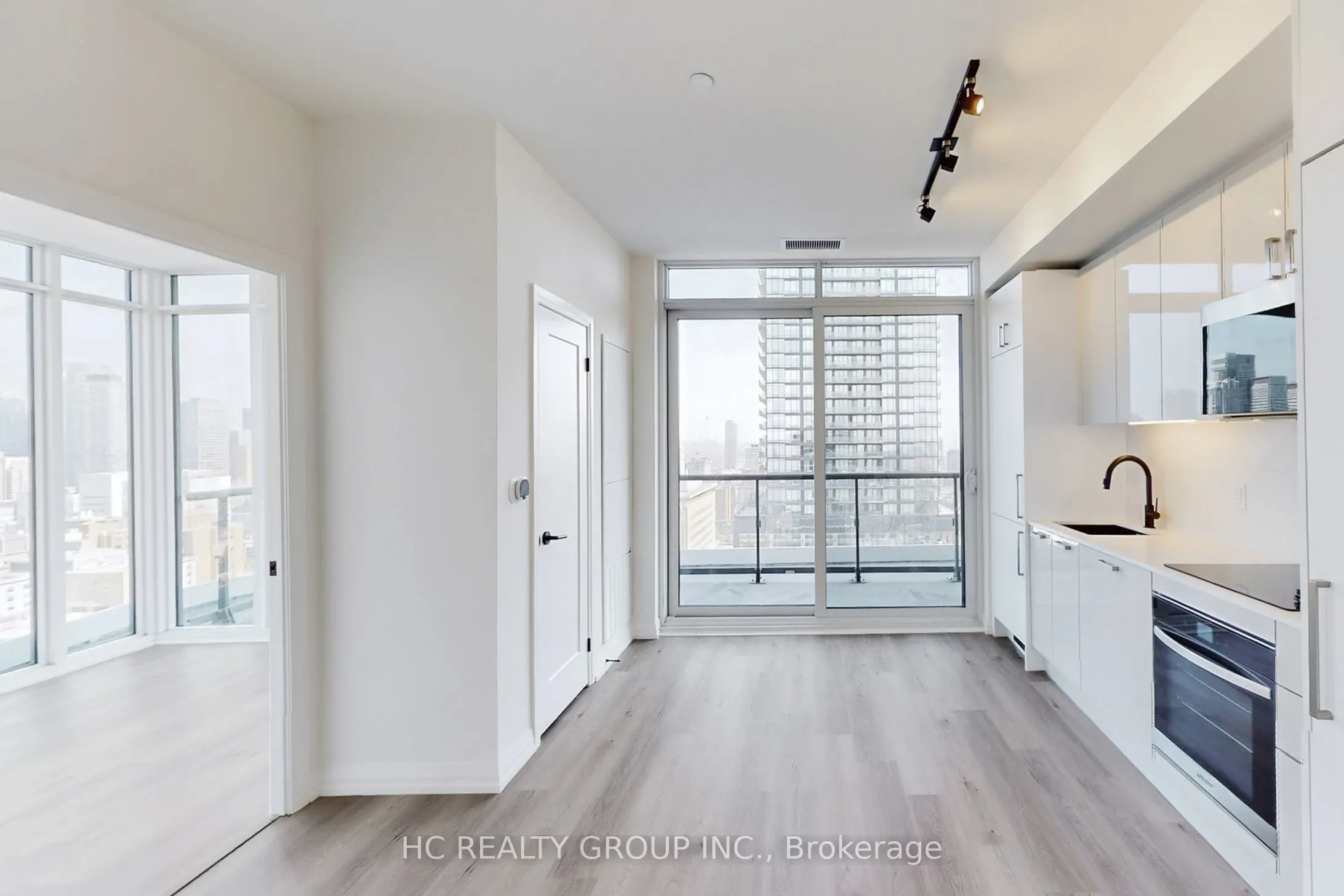 280 Dundas Street W #Ph03