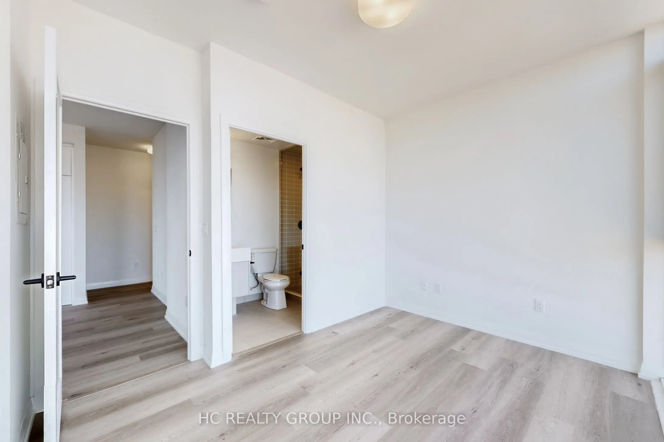 280 Dundas Street W #Ph03