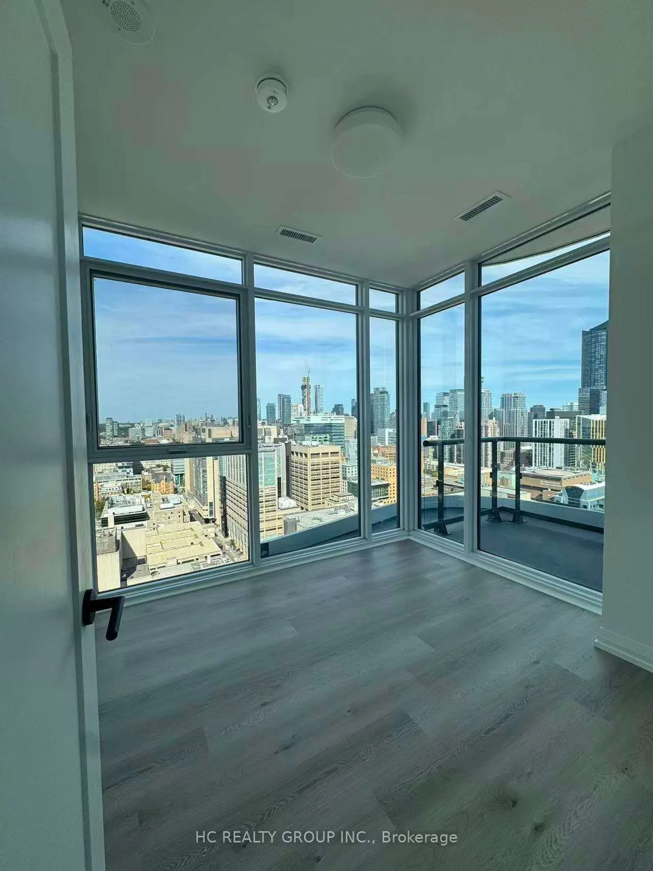 280 Dundas Street W, #Ph03