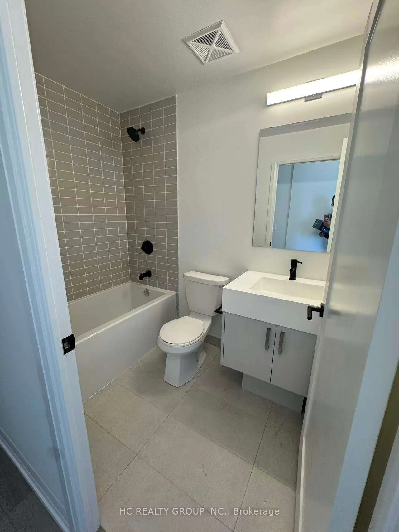 280 Dundas Street W, #Ph03