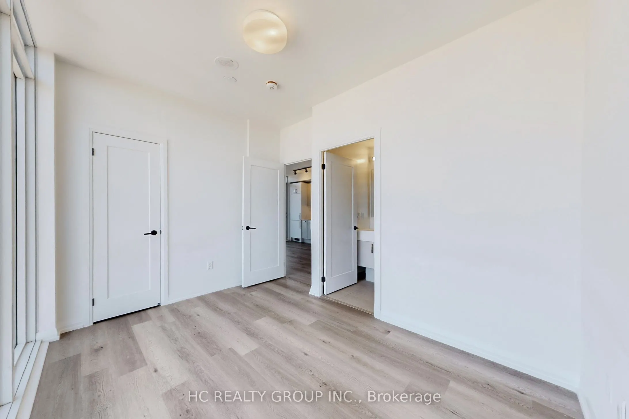 280 Dundas Street W #Ph03