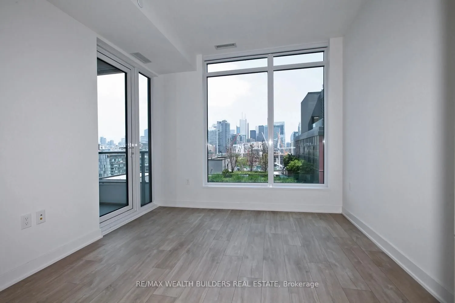 576 Front Street W, #1219E