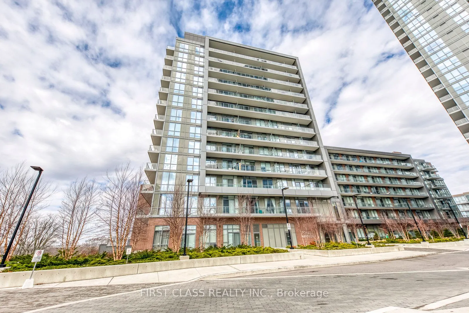 36 Forest Manor Road, #801