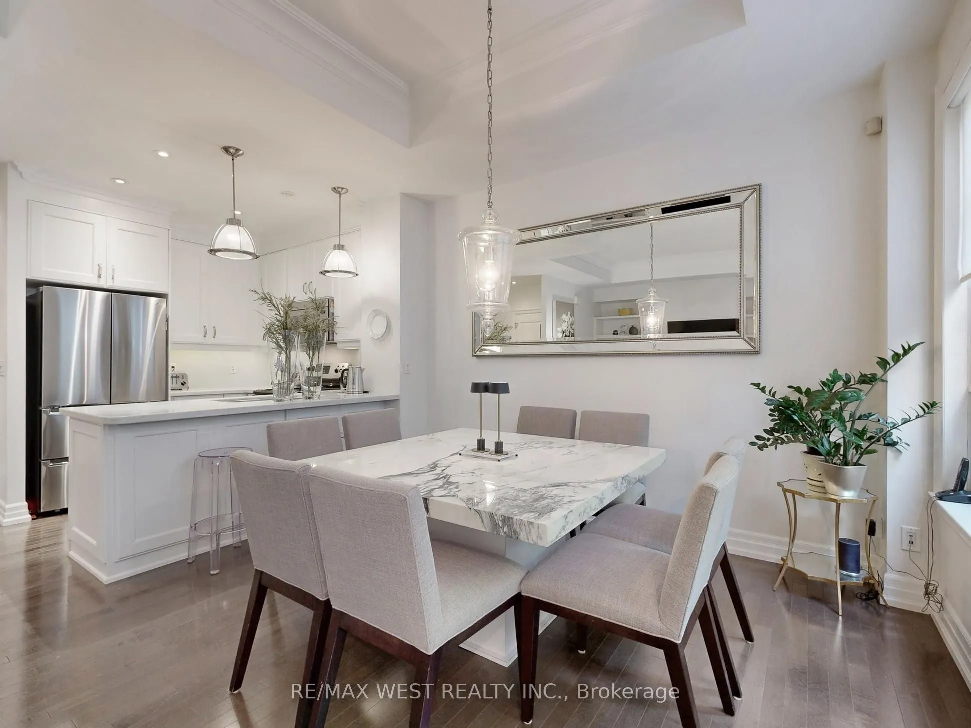 20 Burkebrook Place, #Th 14