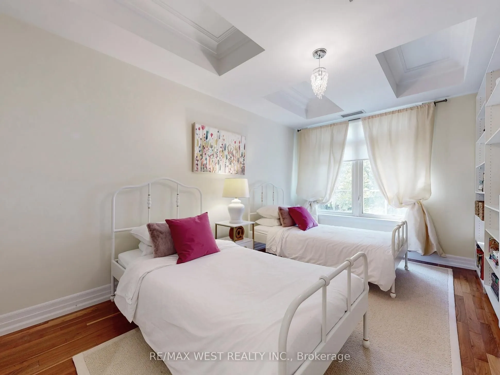 20 Burkebrook Place, #Th 14