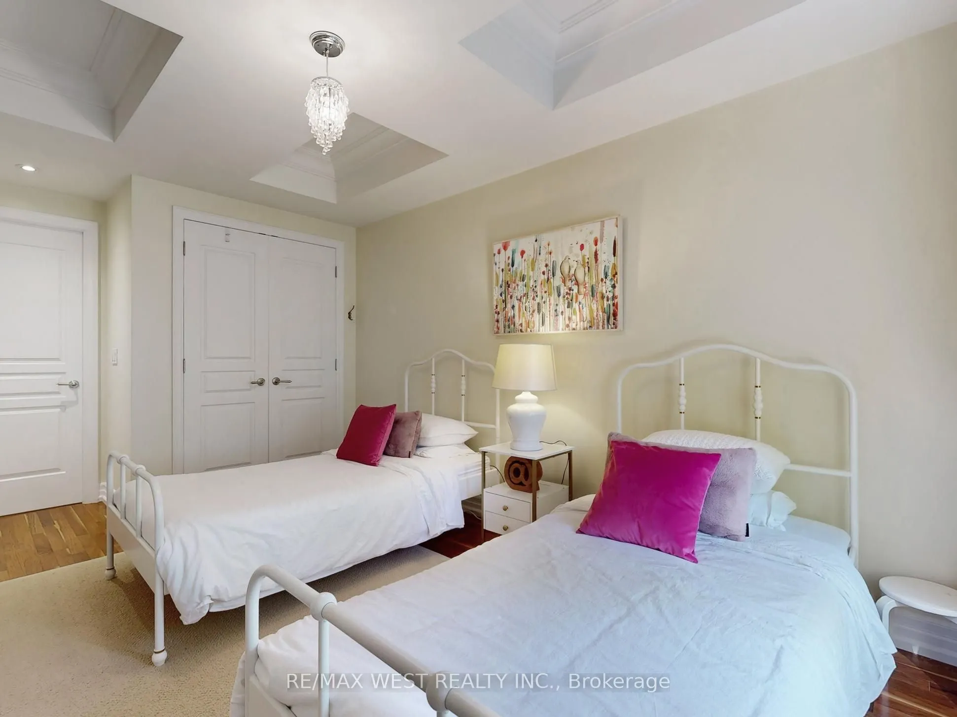 20 Burkebrook Place, #Th 14