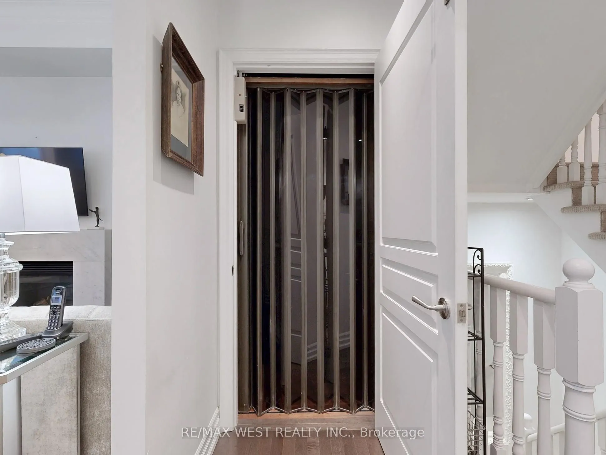 20 Burkebrook Place, #Th 14