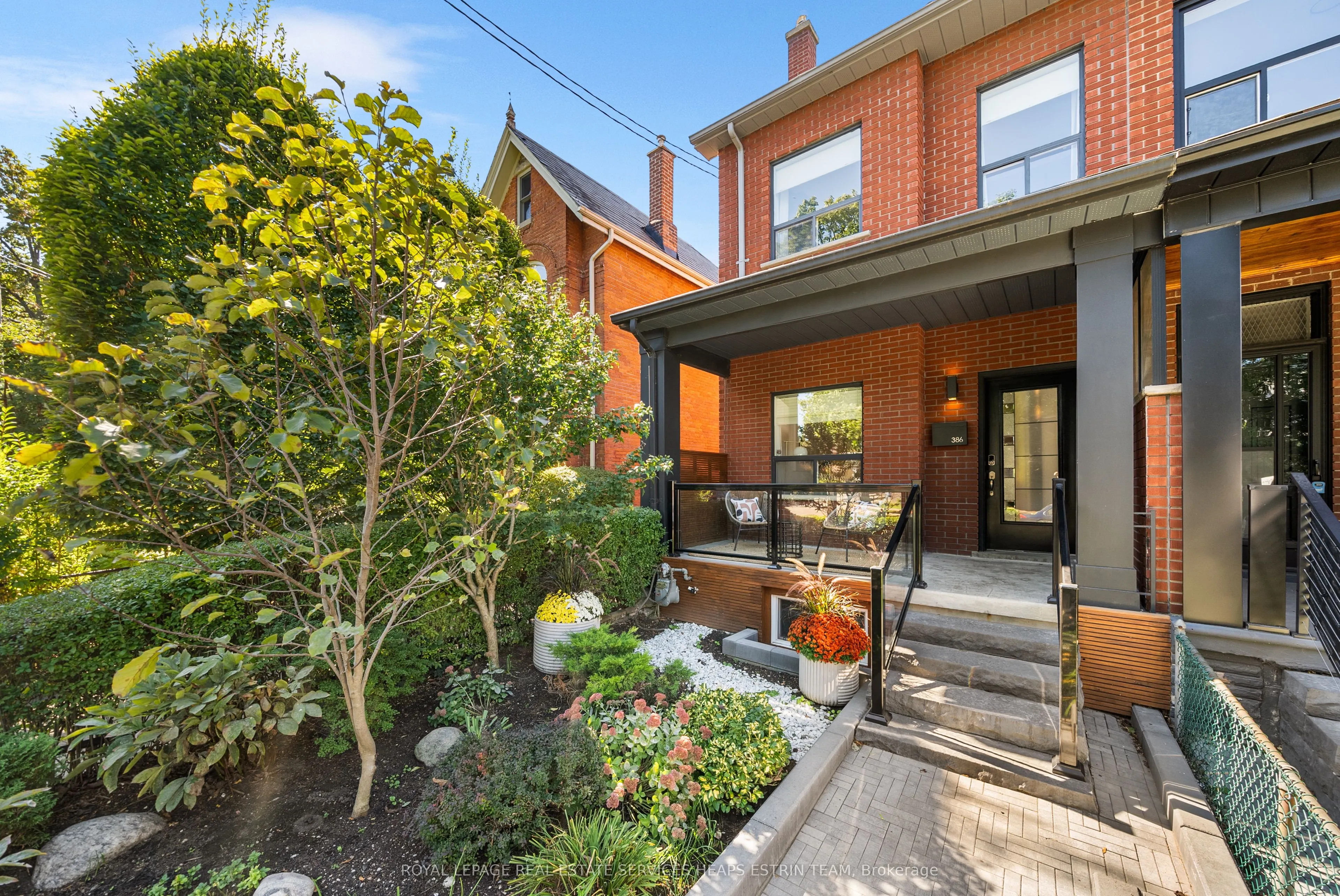 386 Crawford Street