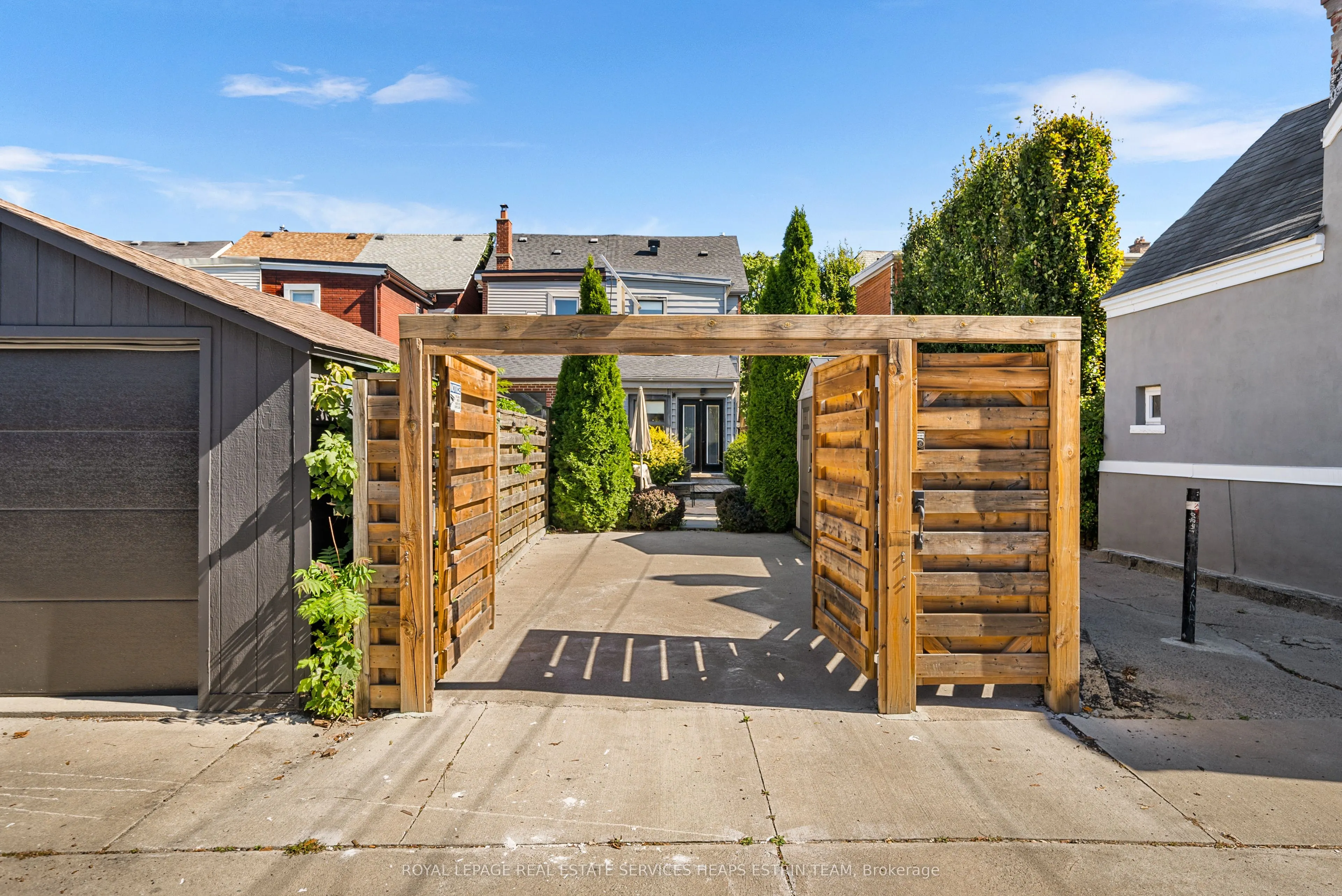 386 Crawford Street