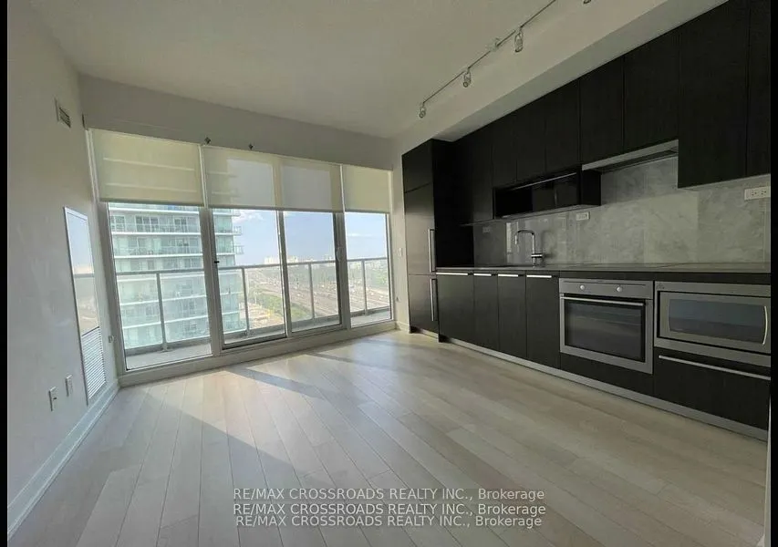115 Mcmahon Drive, #1507