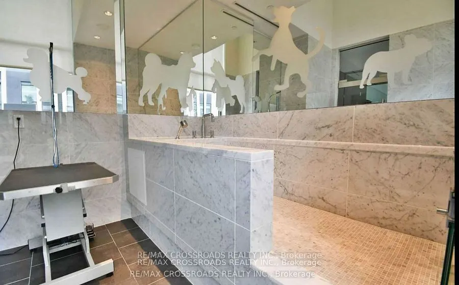 115 Mcmahon Drive, #1507