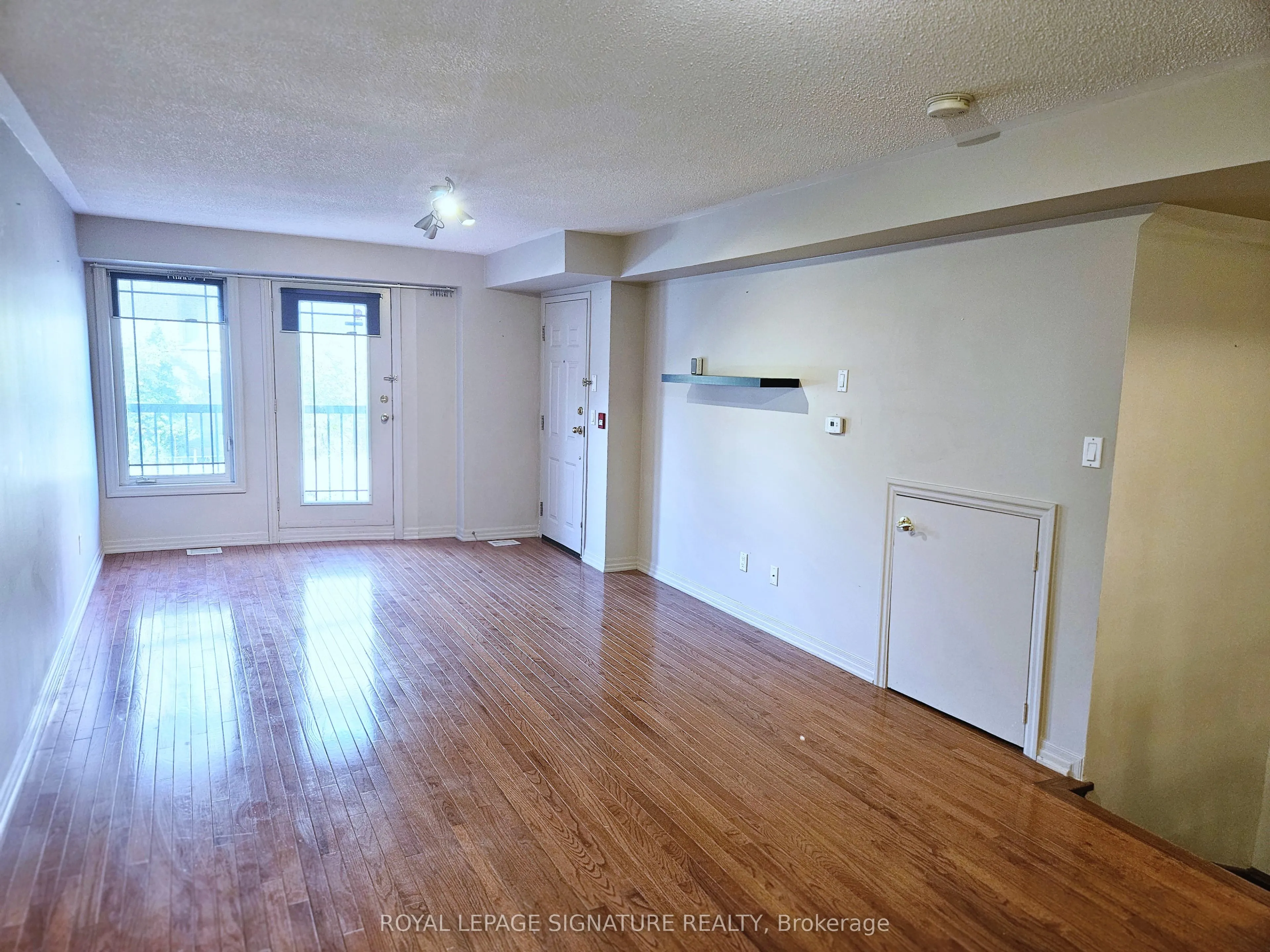 118 Finch Avenue W, #23