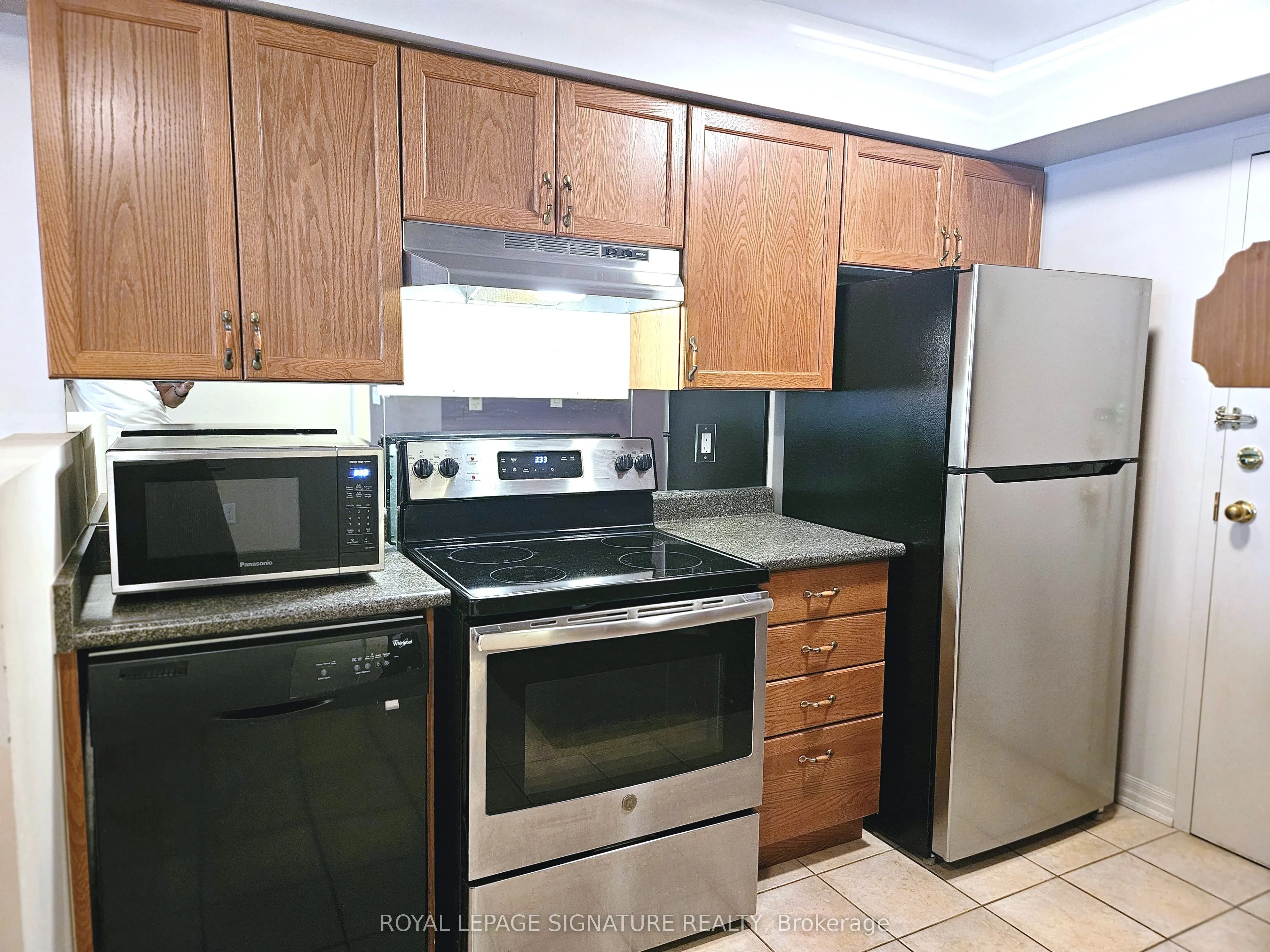 118 Finch Avenue W, #23