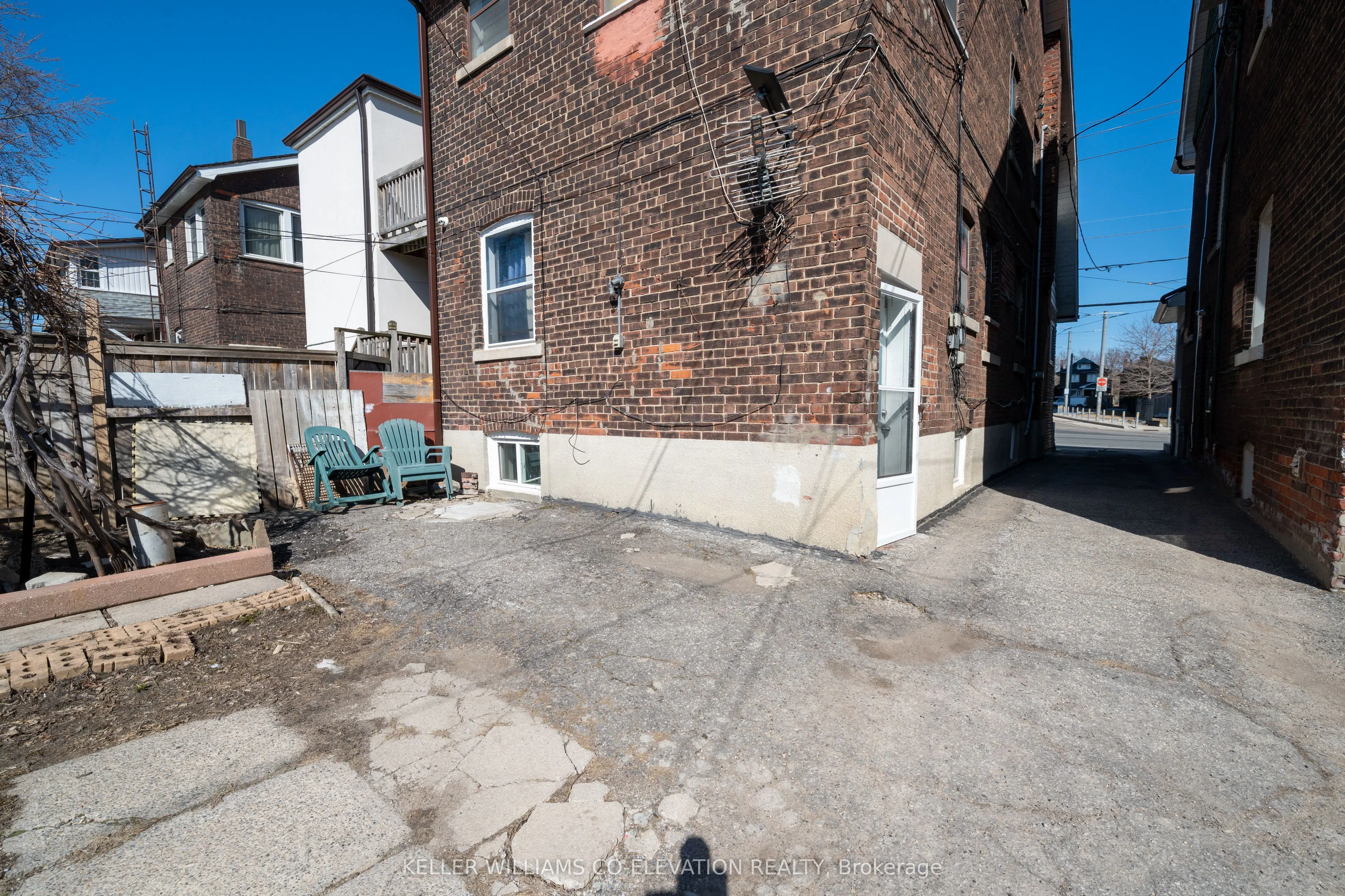 172 Oakwood Avenue
