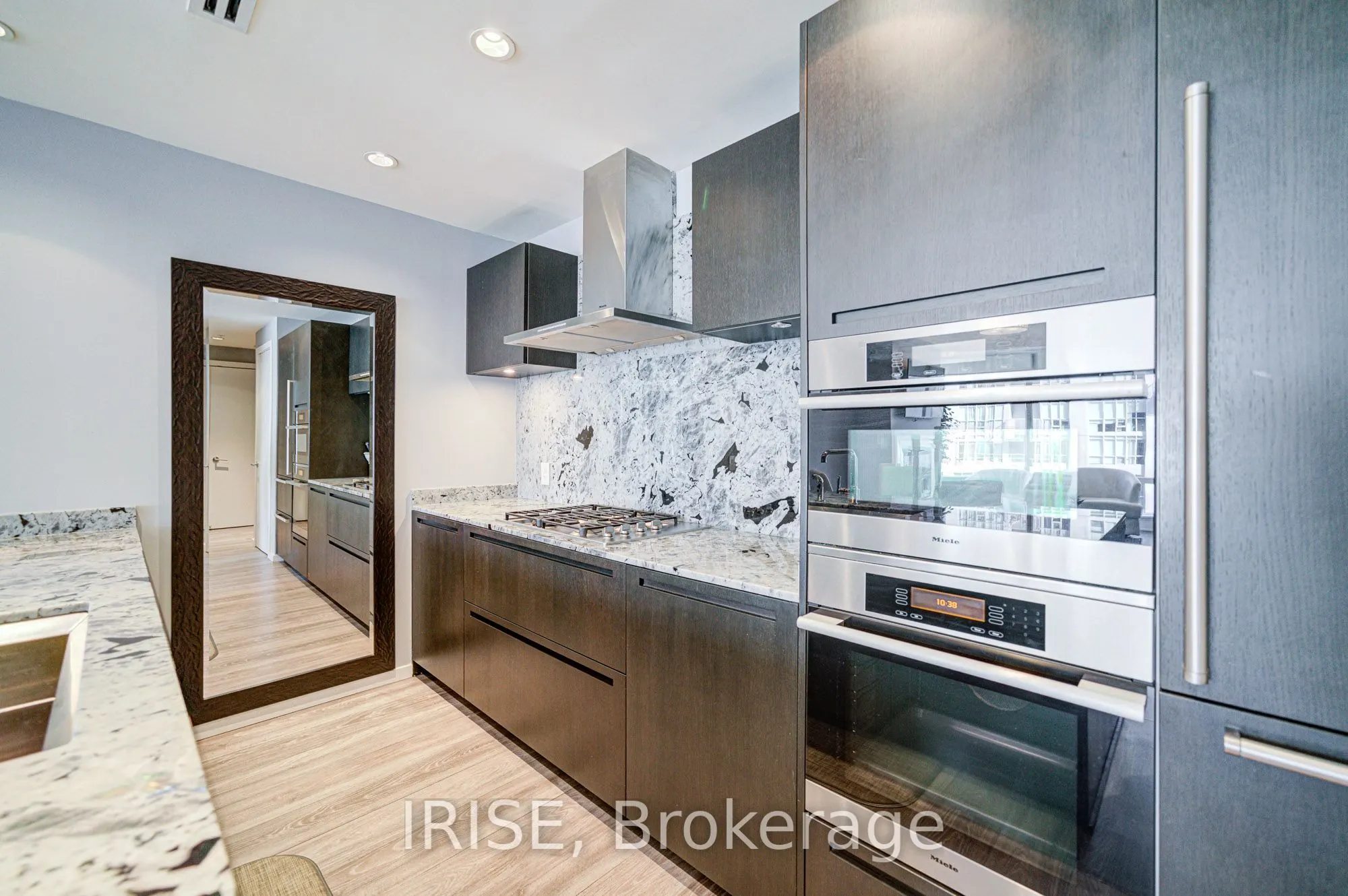 180 University Avenue, #1904
