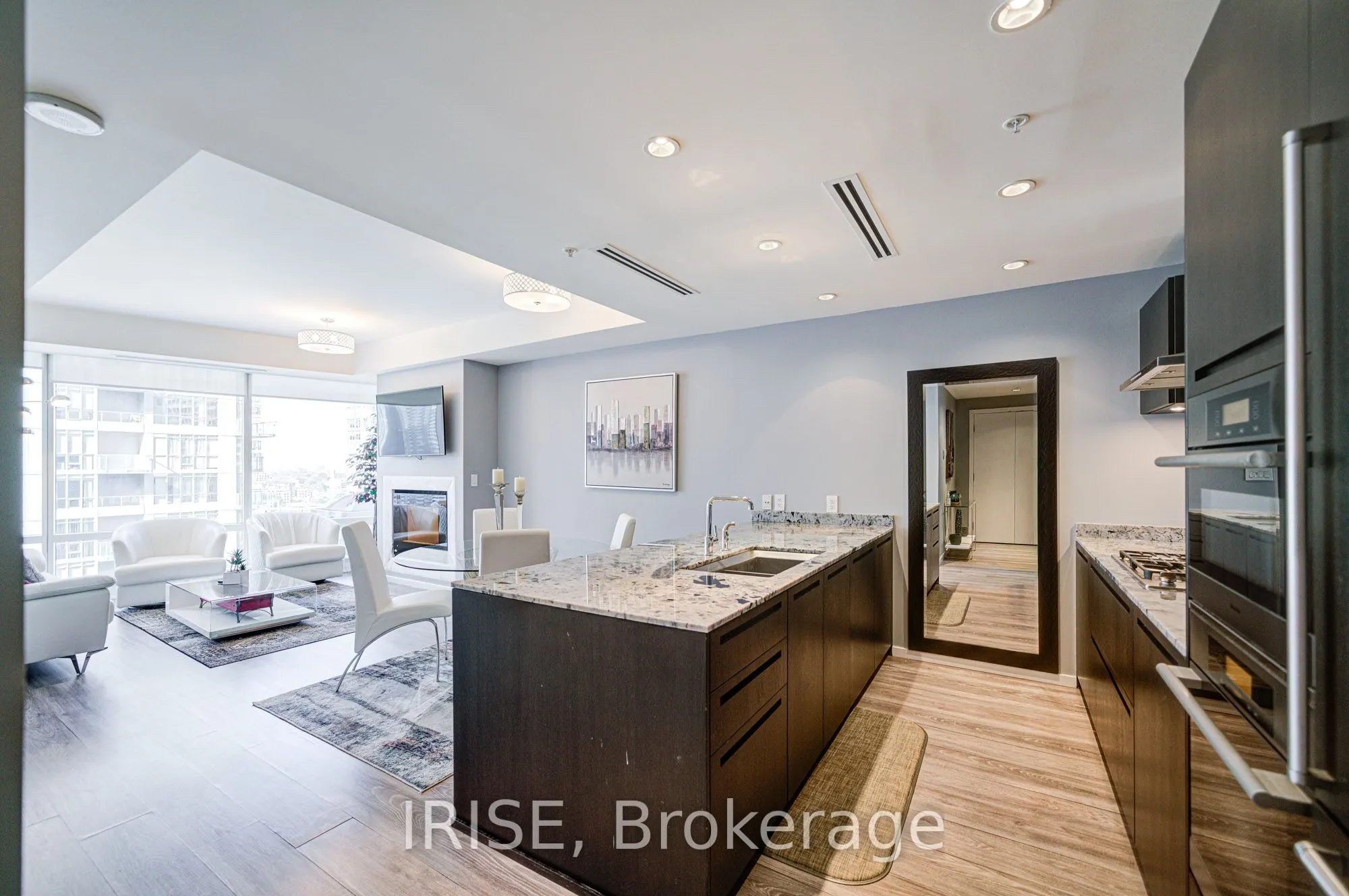 180 University Avenue, #1904
