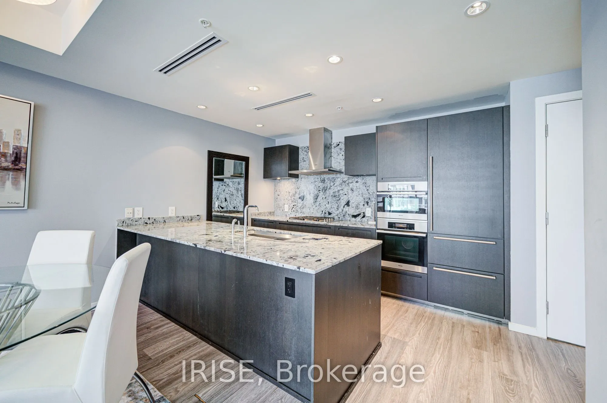 180 University Avenue, #1904