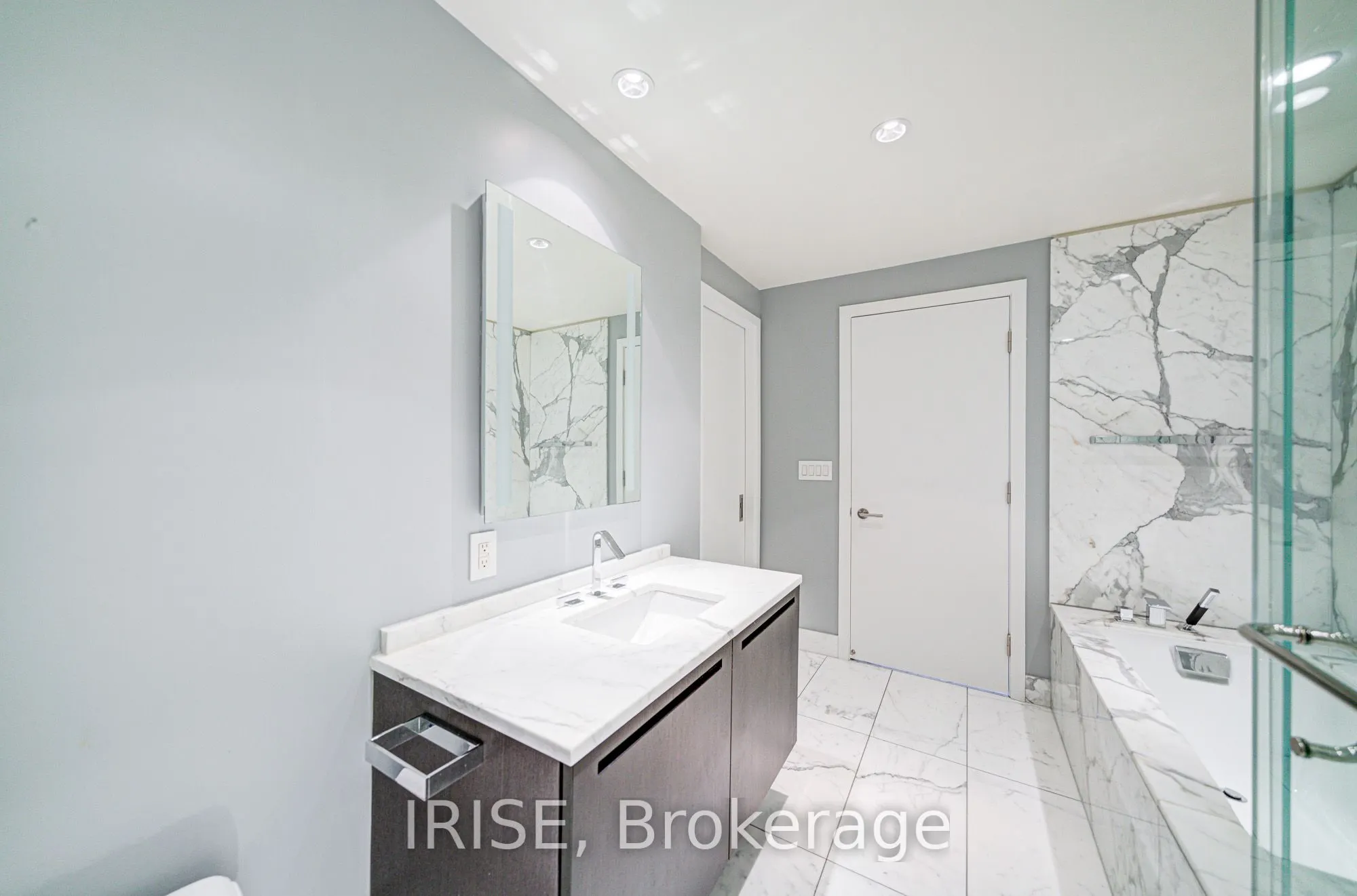 180 University Avenue, #1904