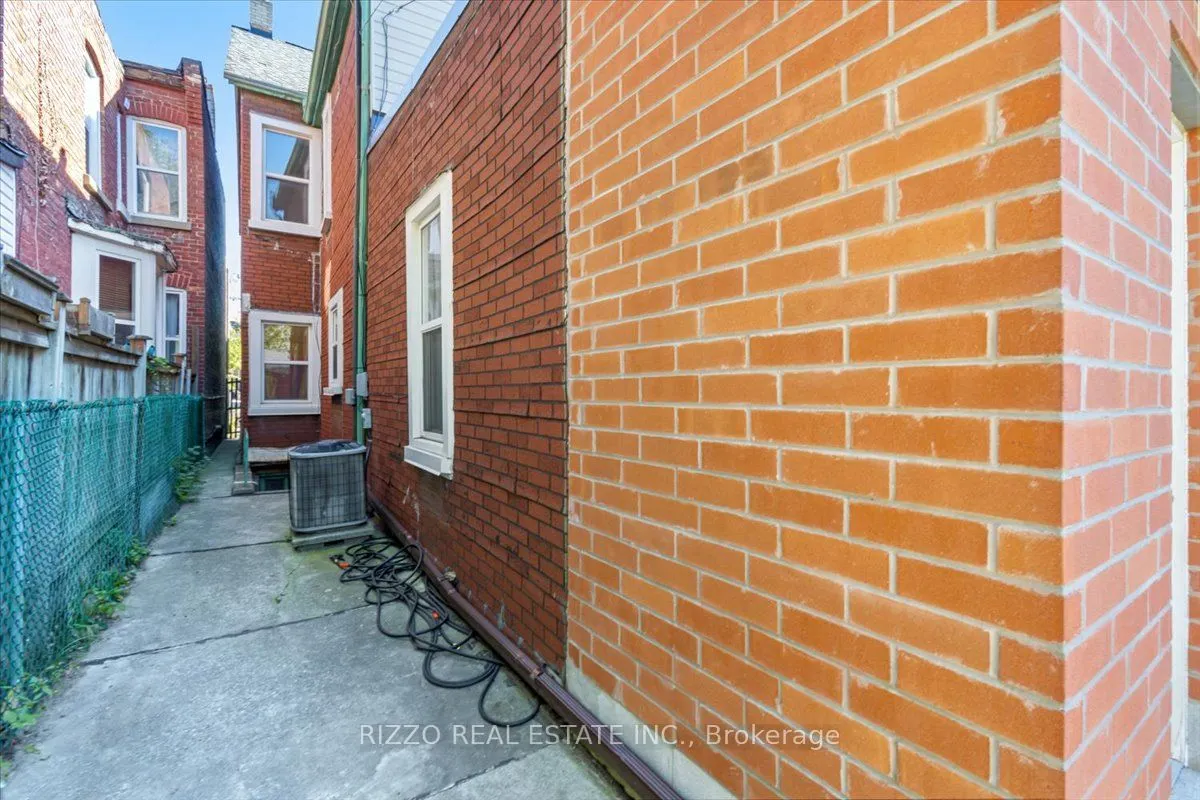 196 Claremont Street