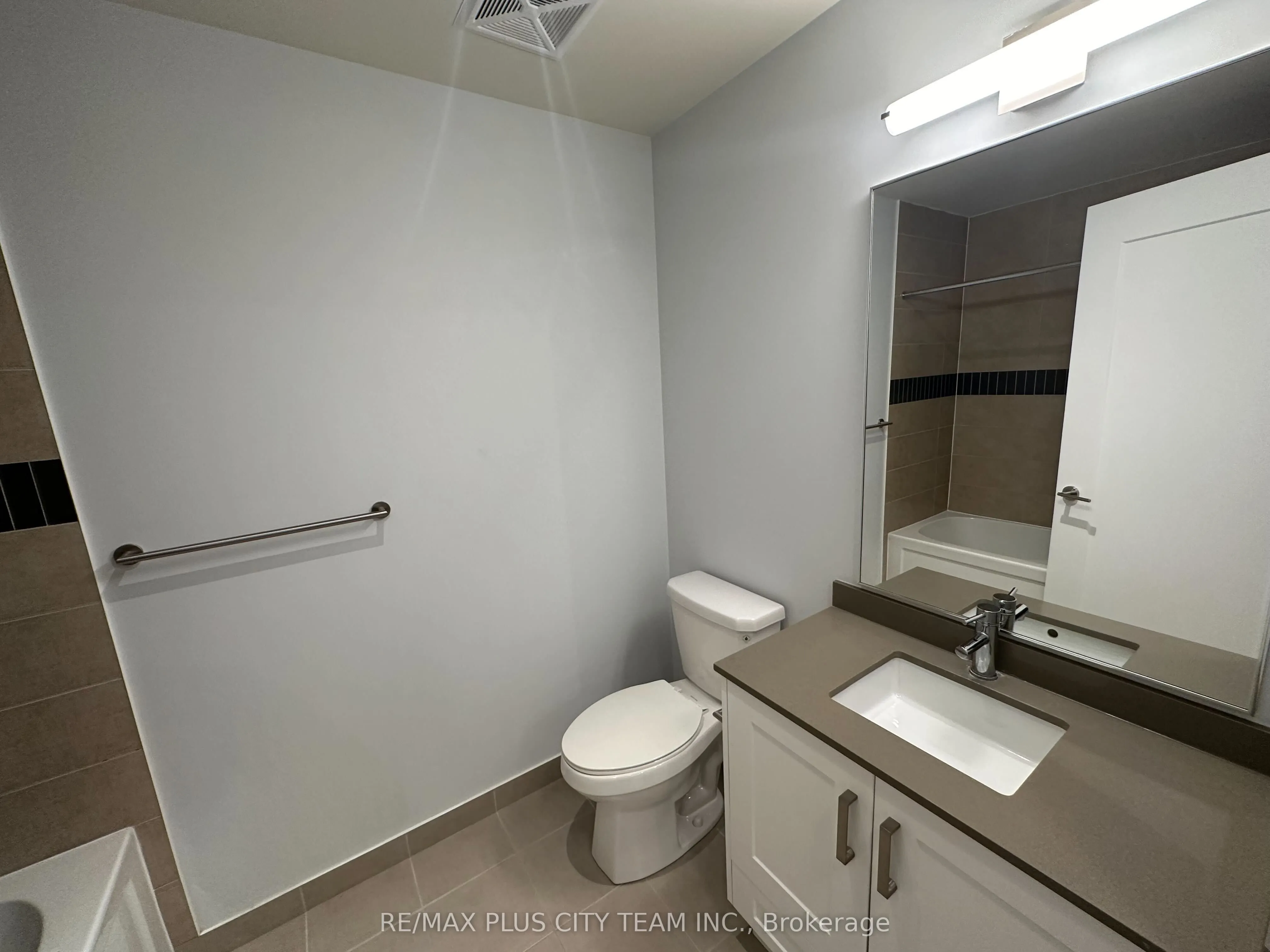 99 John Street, #3005