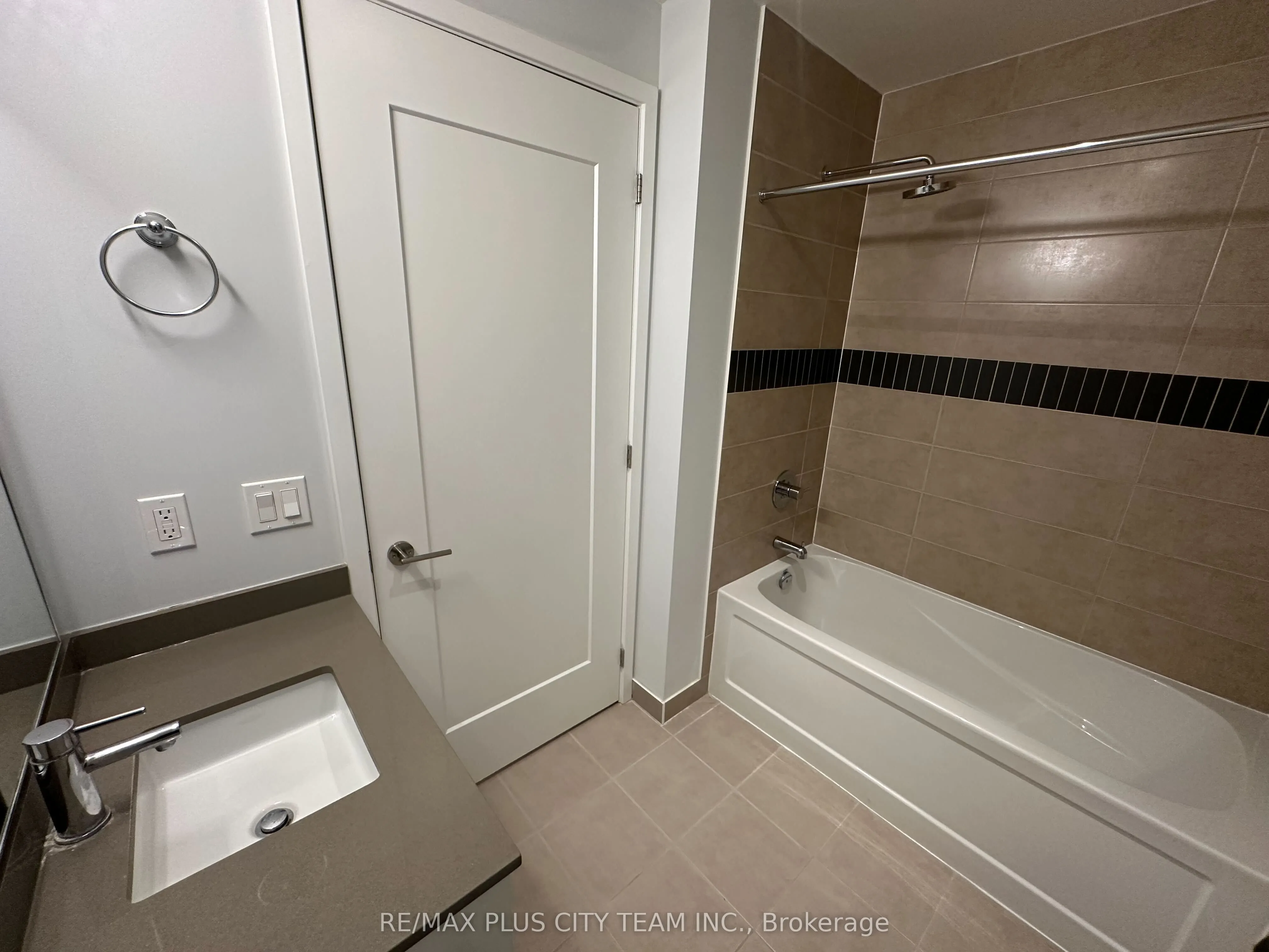 99 John Street, #3005