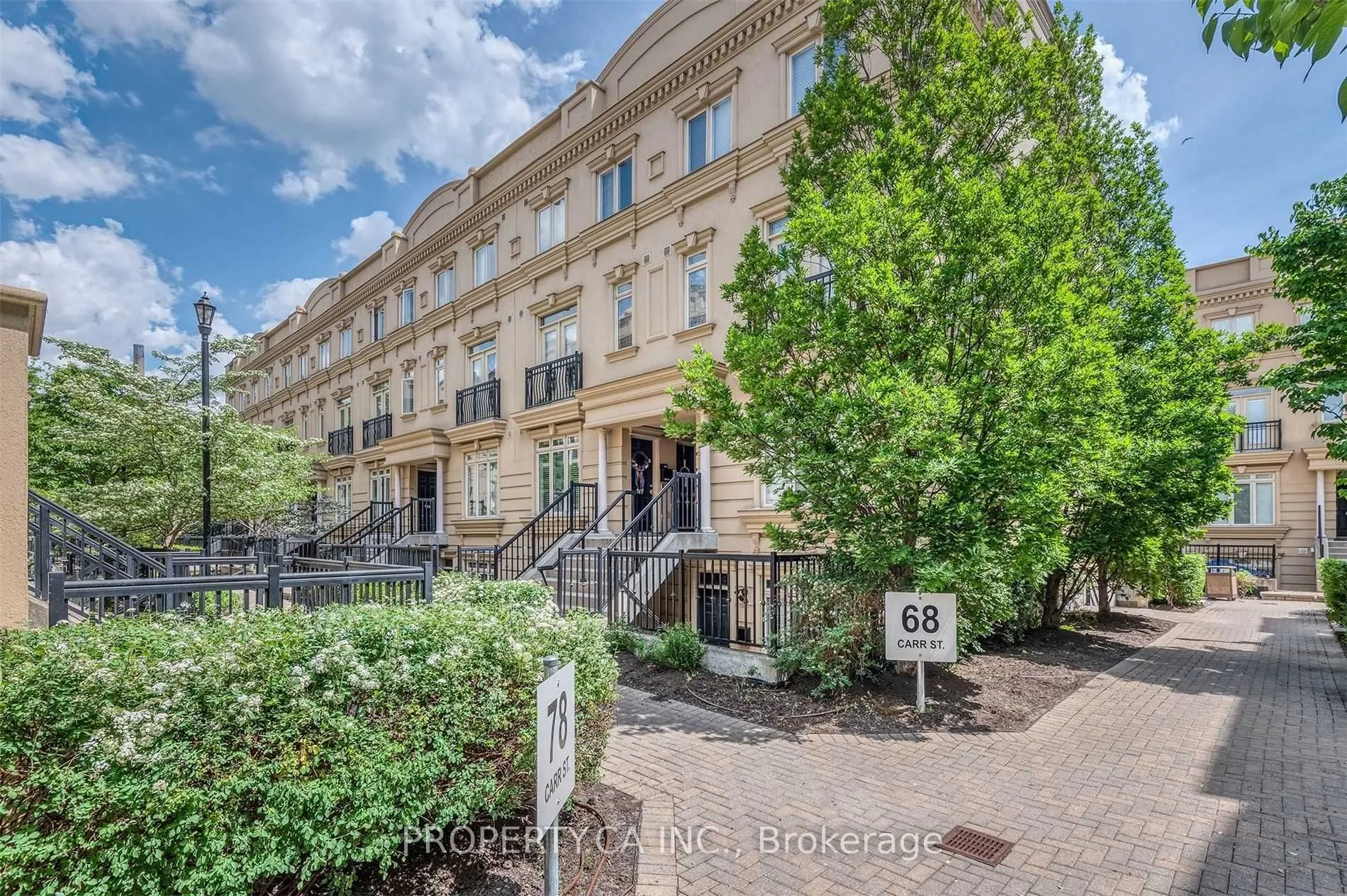 68 Carr Street, #Th8