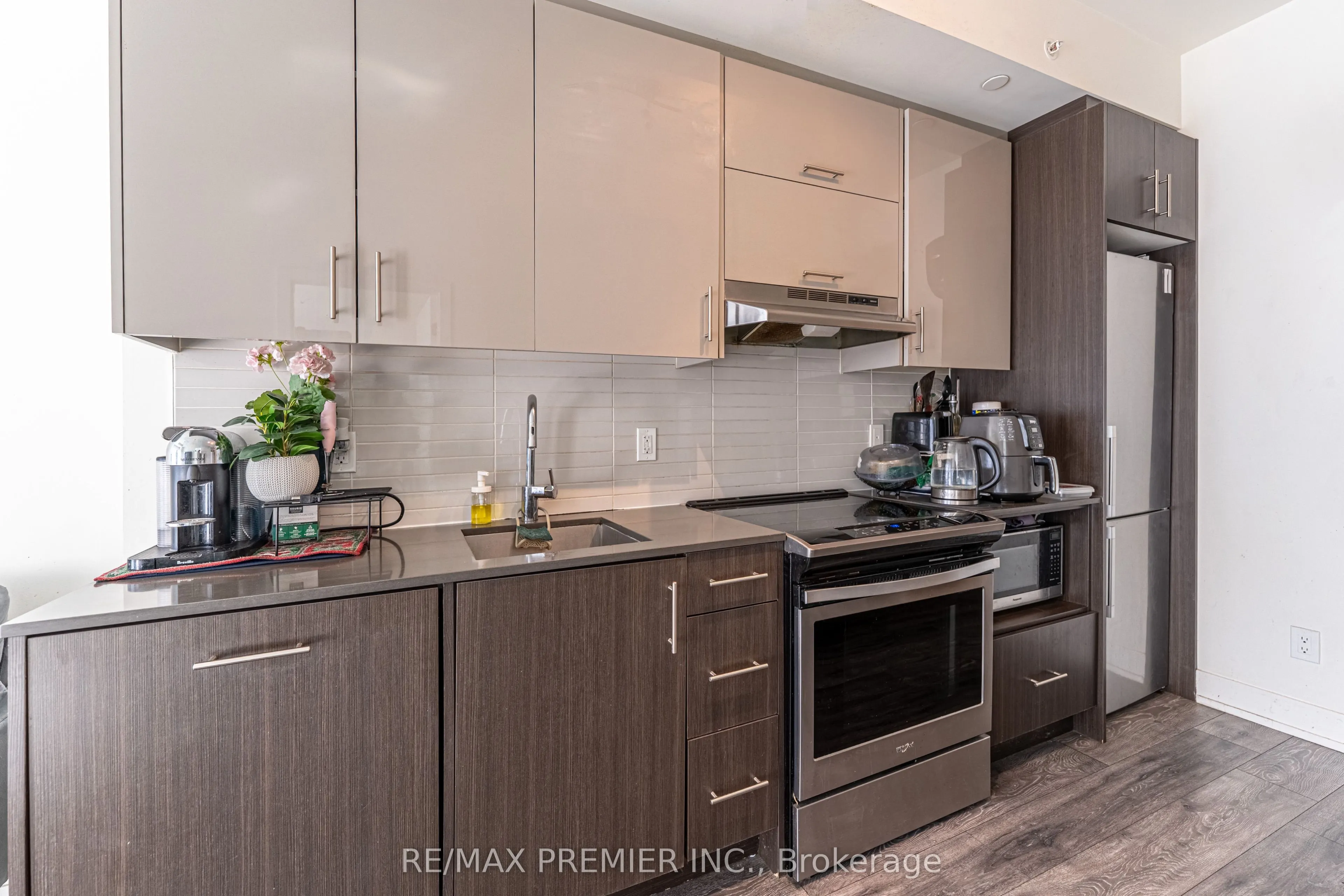 180 Fairview Mall Drive, #1511