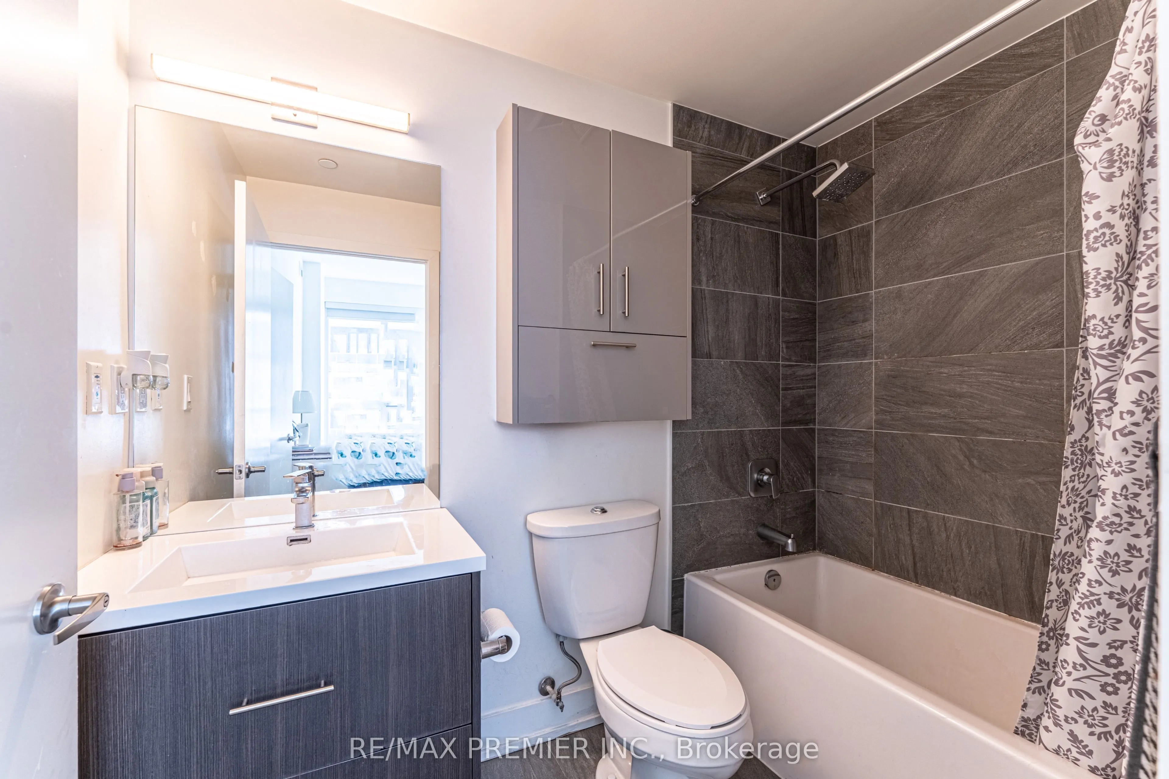 180 Fairview Mall Drive, #1511