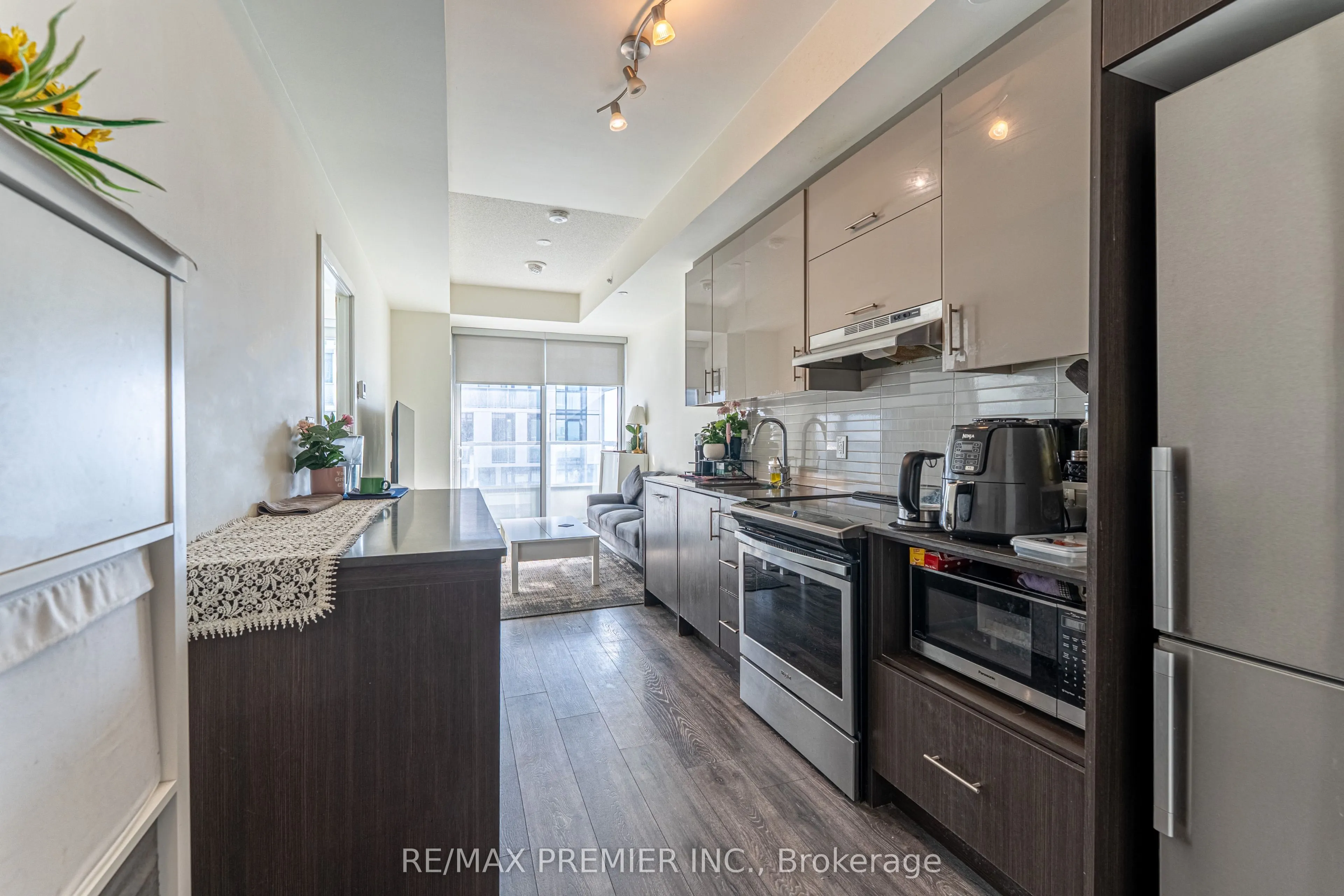 180 Fairview Mall Drive, #1511