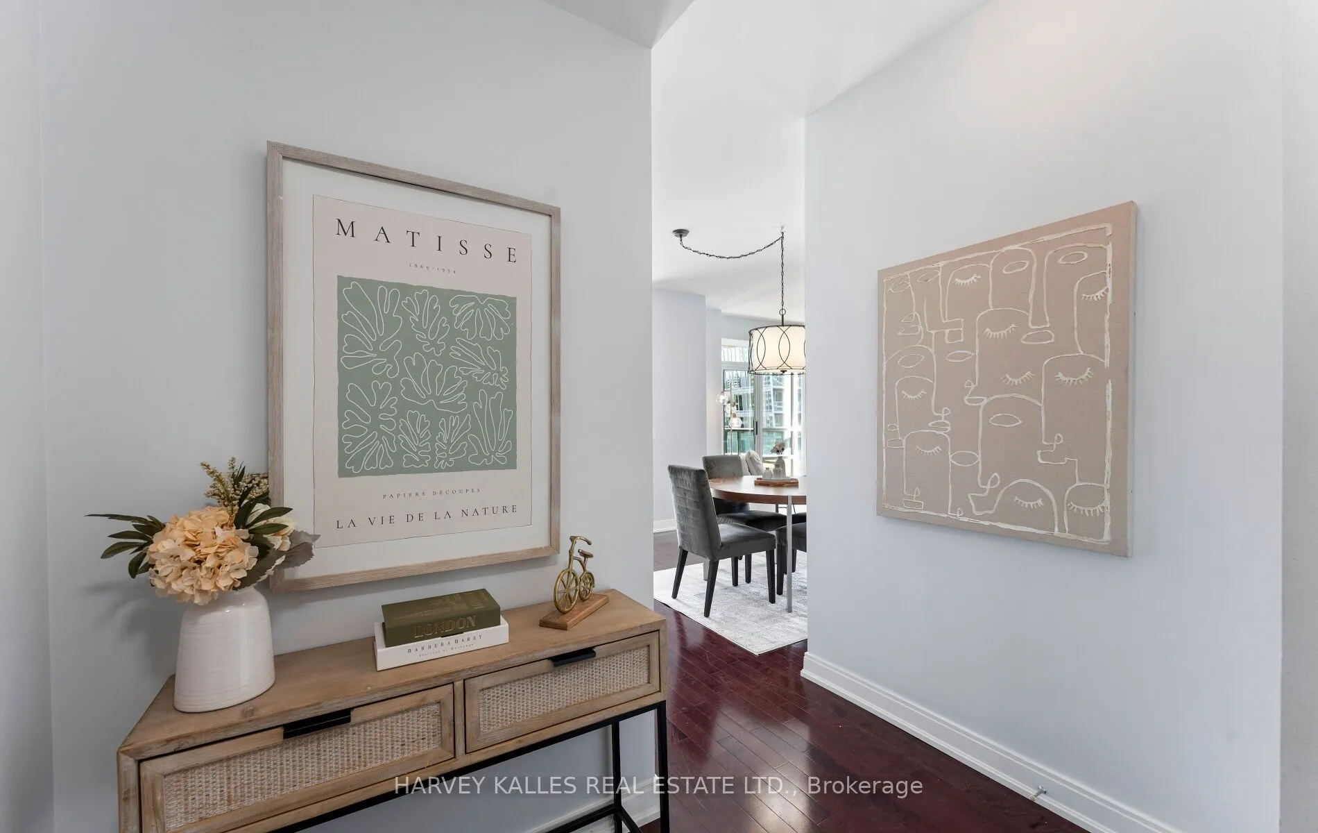 88 Broadway Avenue, #1406