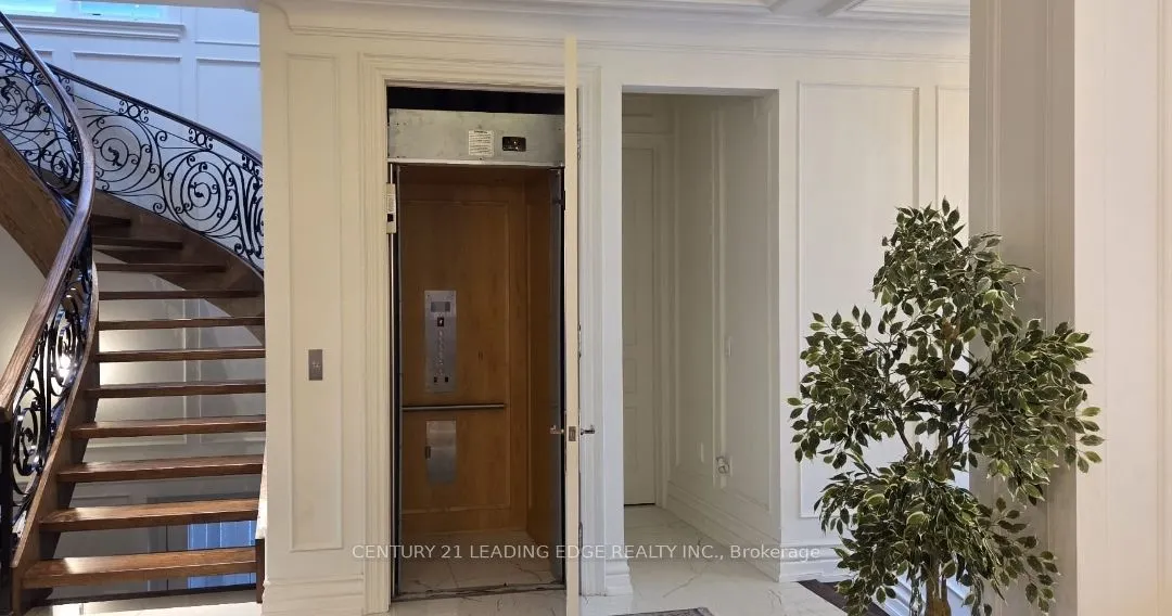 26 Moore Park Avenue