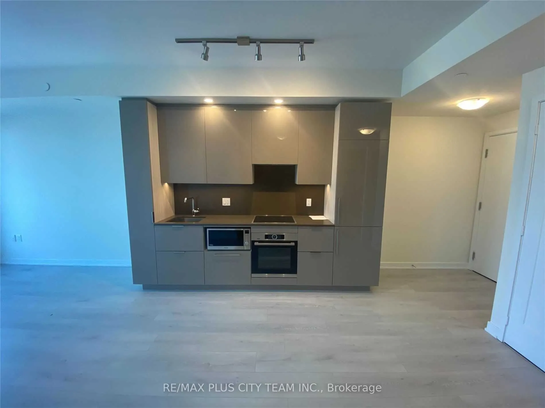 28 Freeland Street, #5106