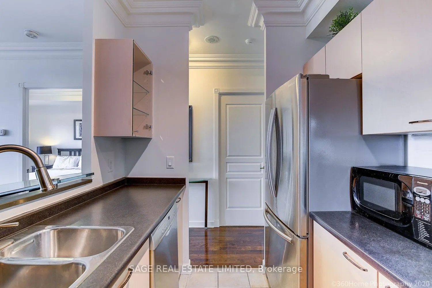 438 Richmond Street W, #712