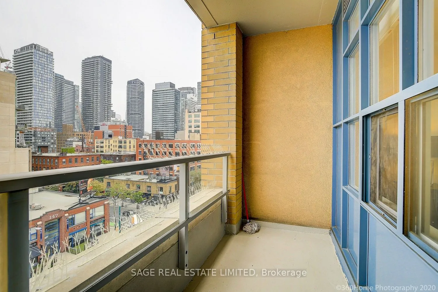 438 Richmond Street W, #712
