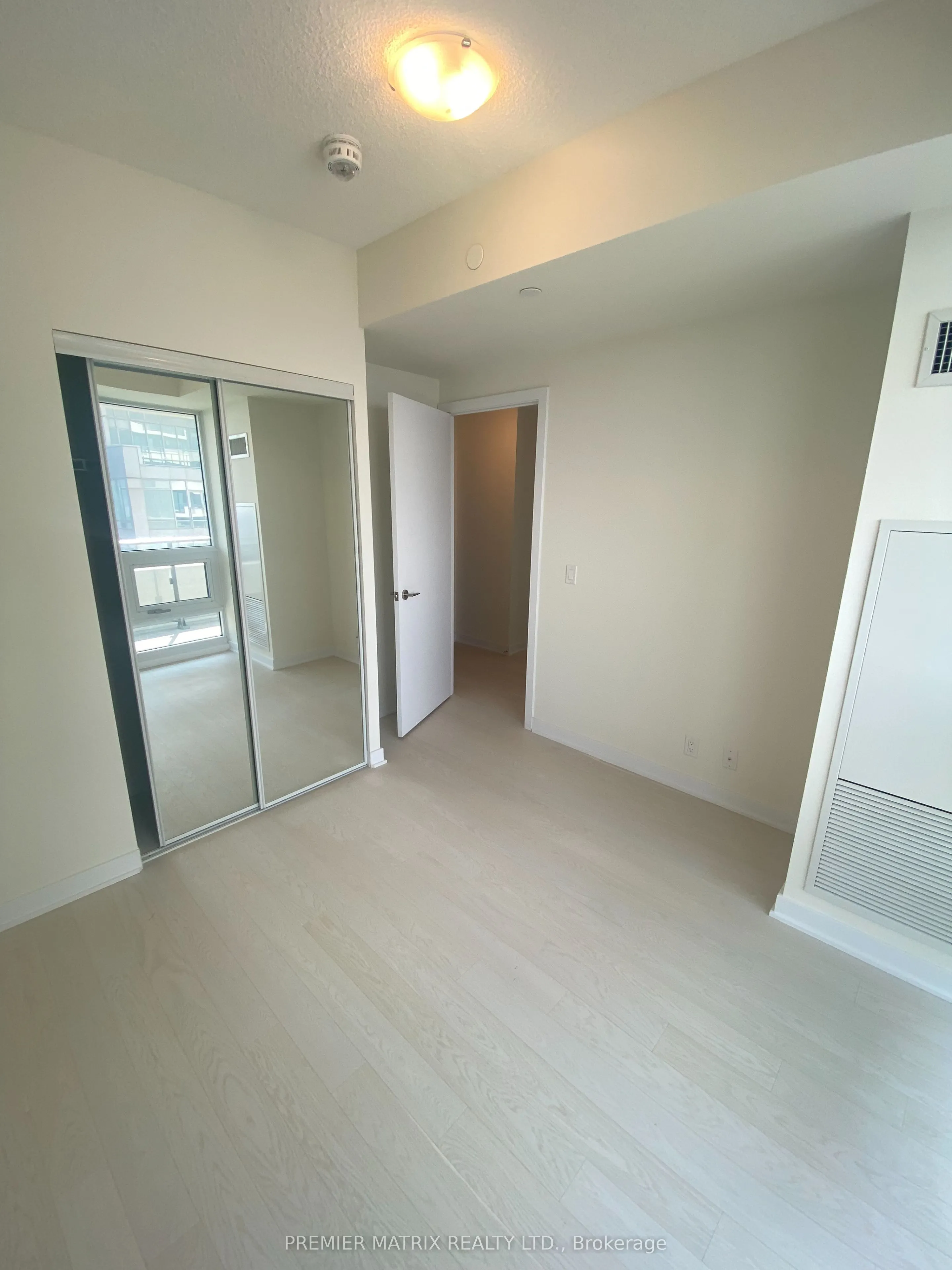 2221 Yonge Street, #4507