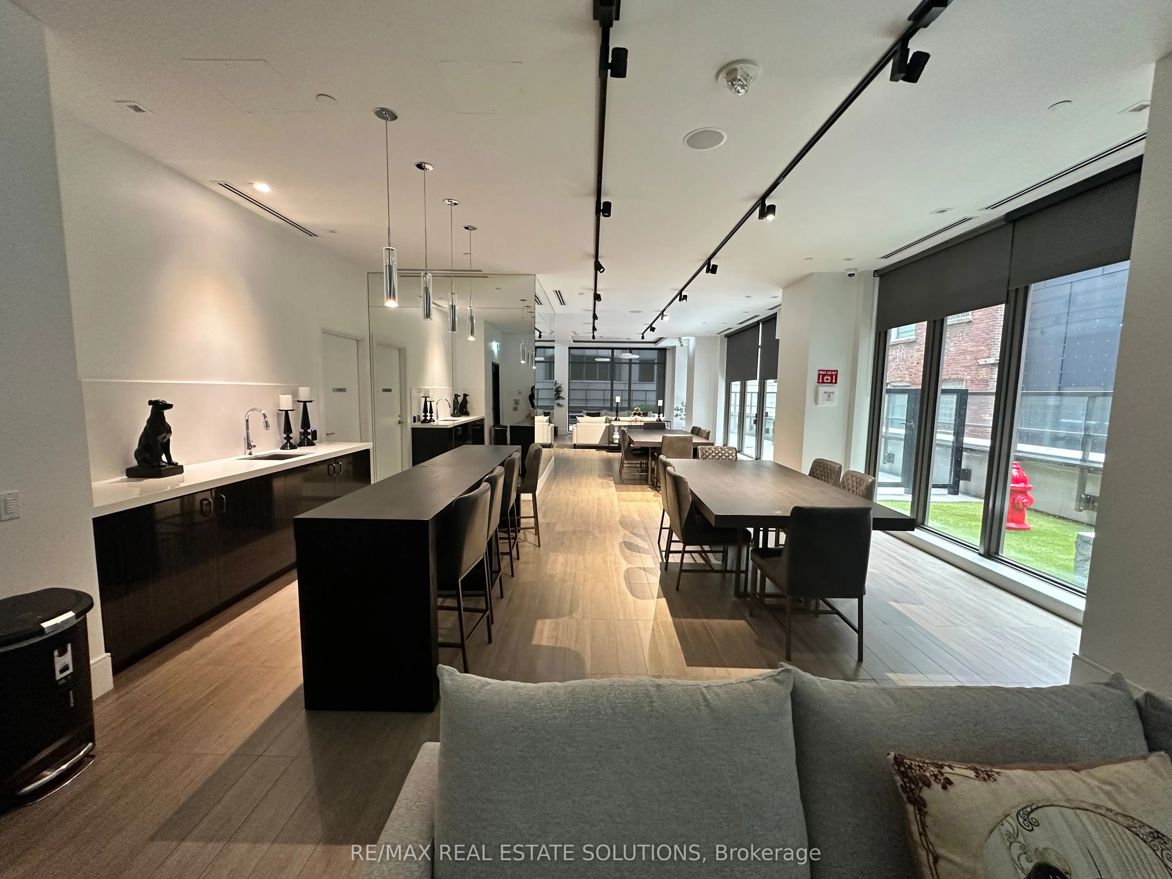 28 Widmer Street, #3726